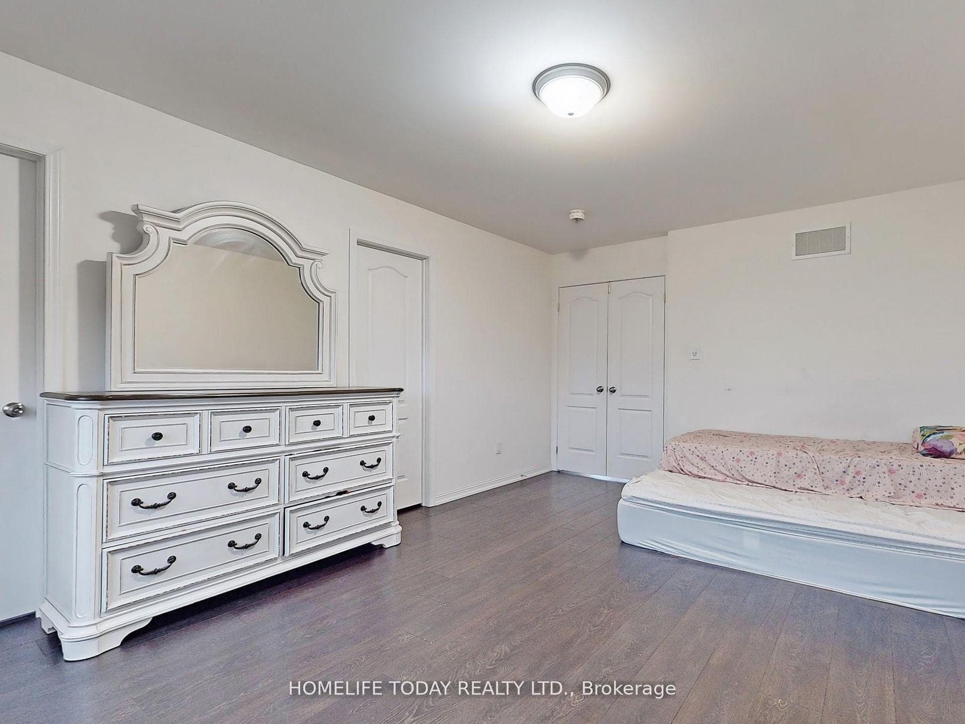 4 Hurst Drive photo 23
