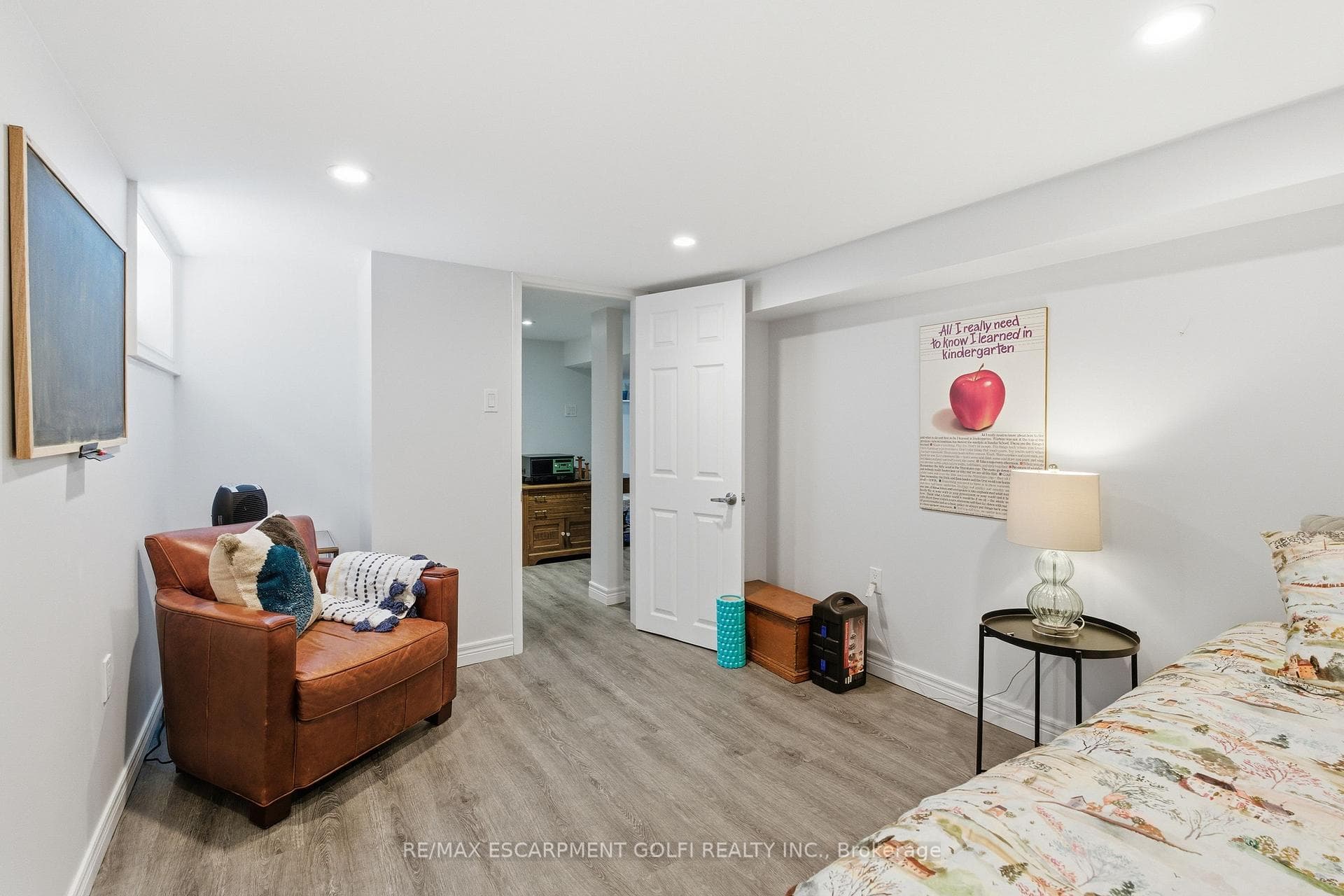 49 Brucedale Avenue photo 27