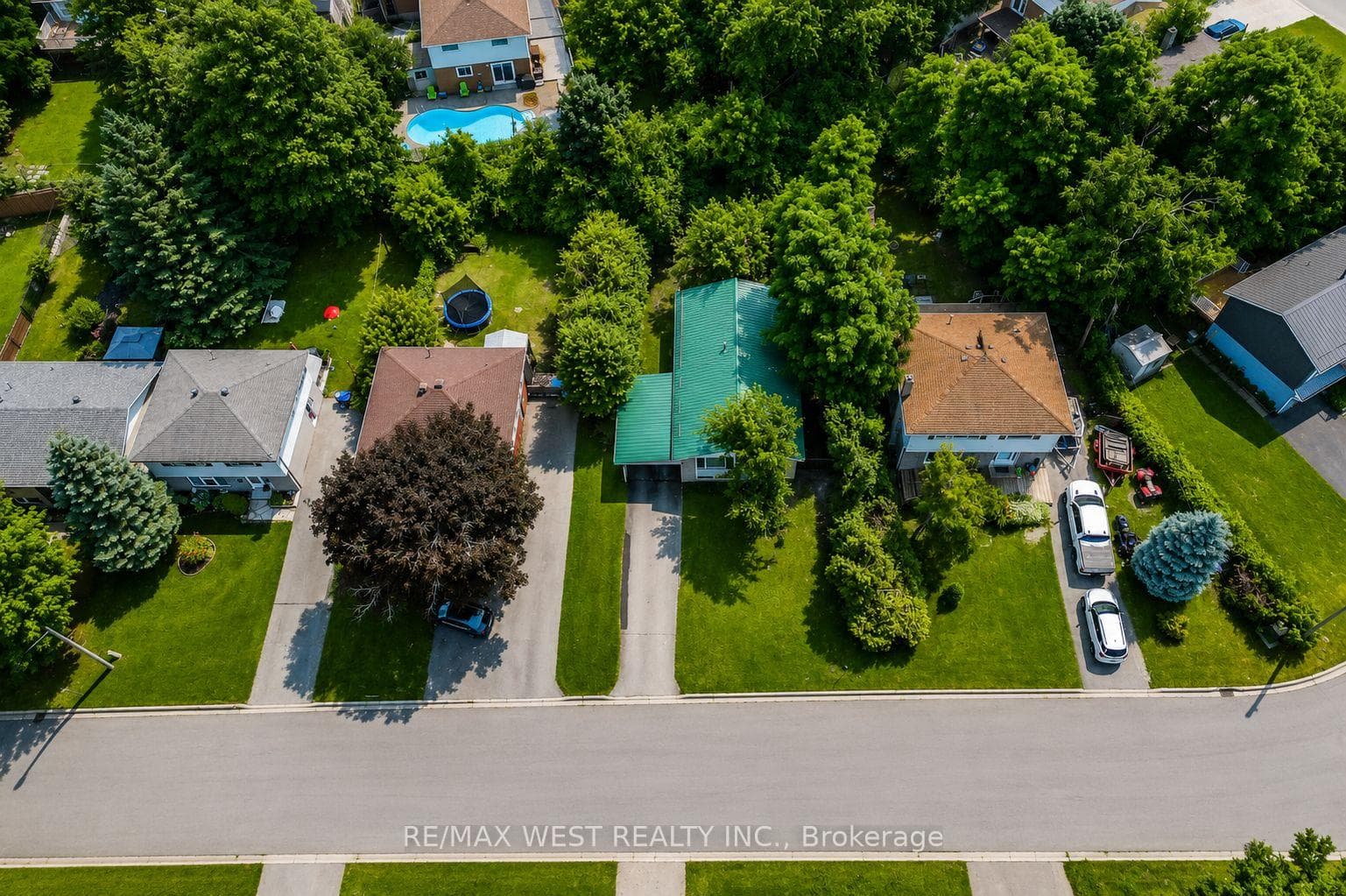 747 Birchwood Drive photo 2