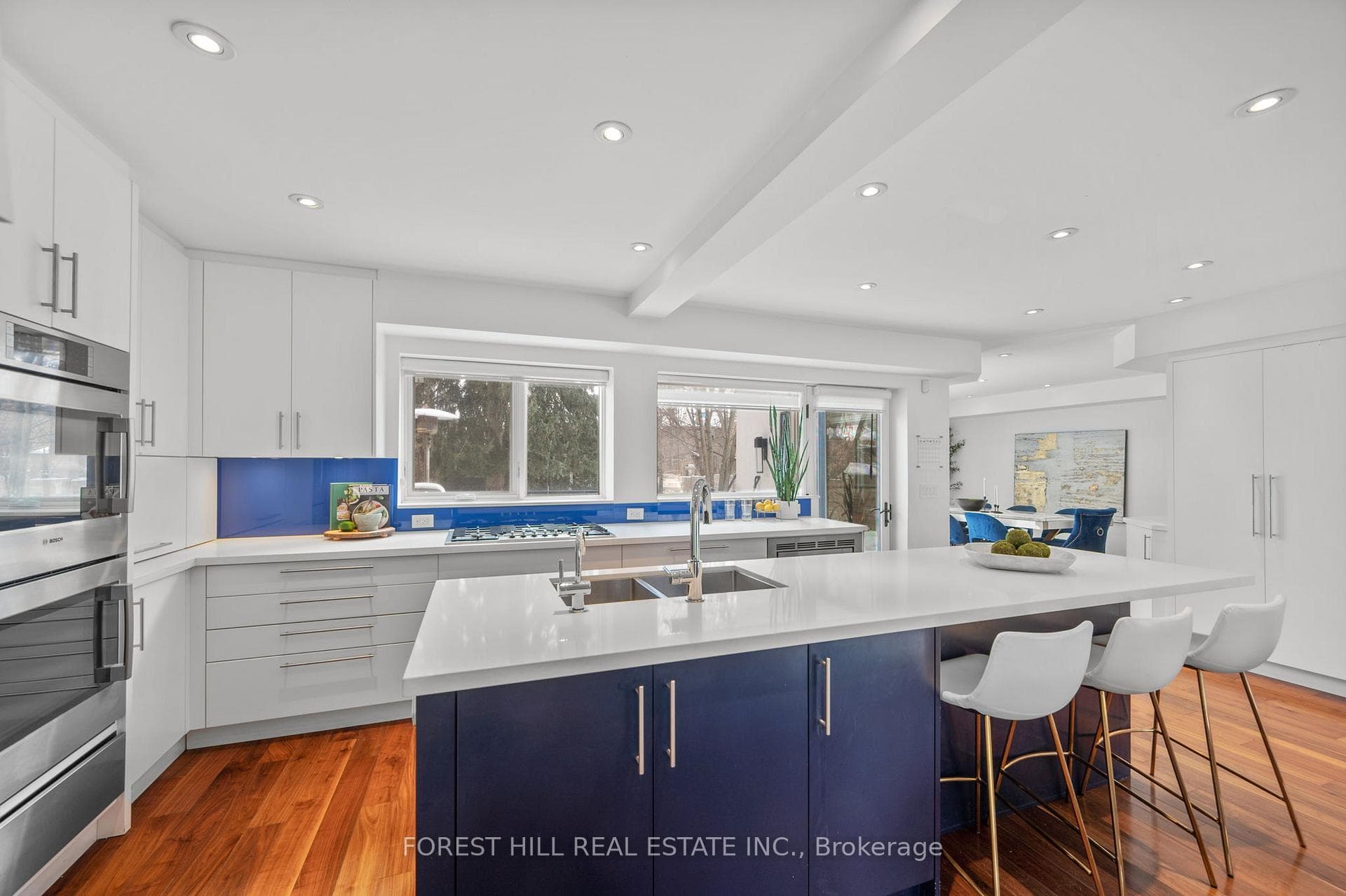 289 Sandringham Drive photo 11