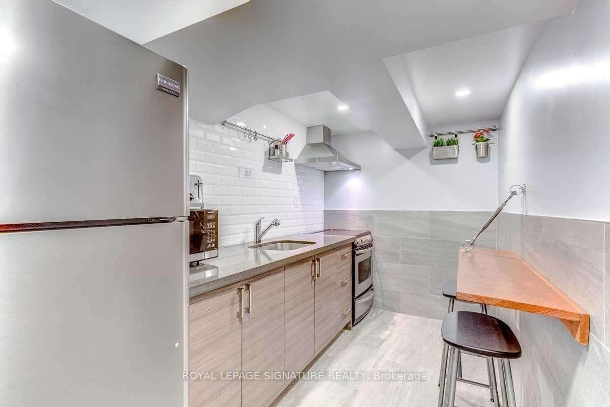 394 Kane Avenue Unit Lower photo 1
