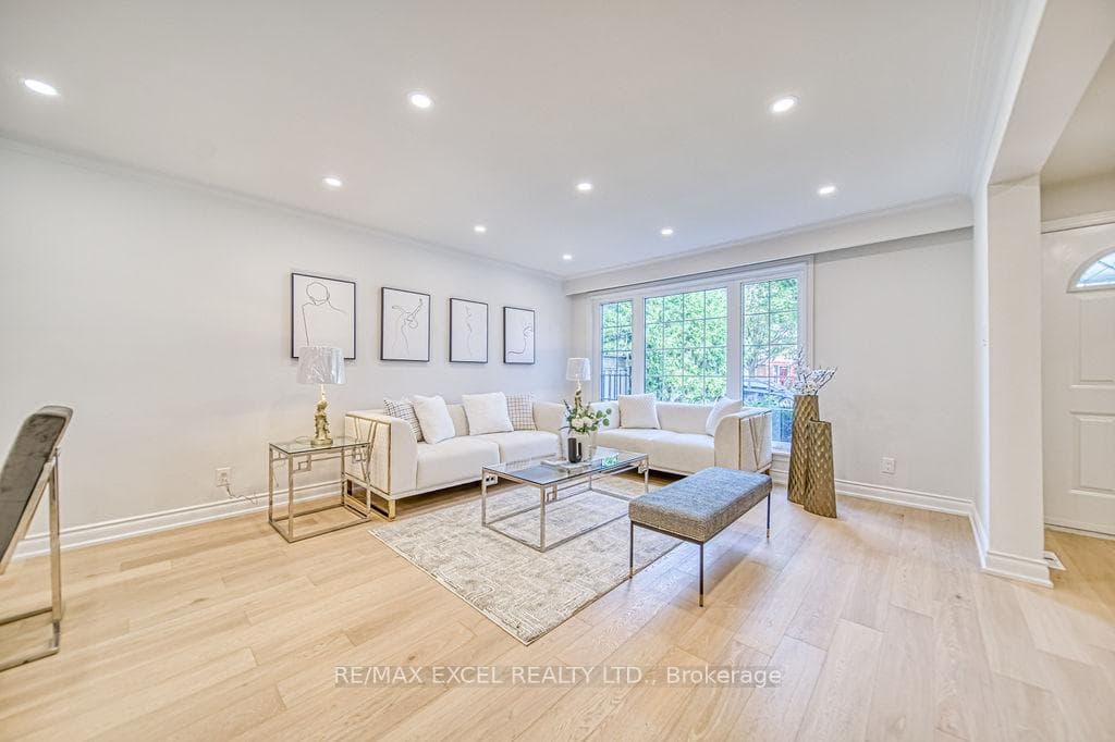 24 Bridlewood Boulevard photo 2
