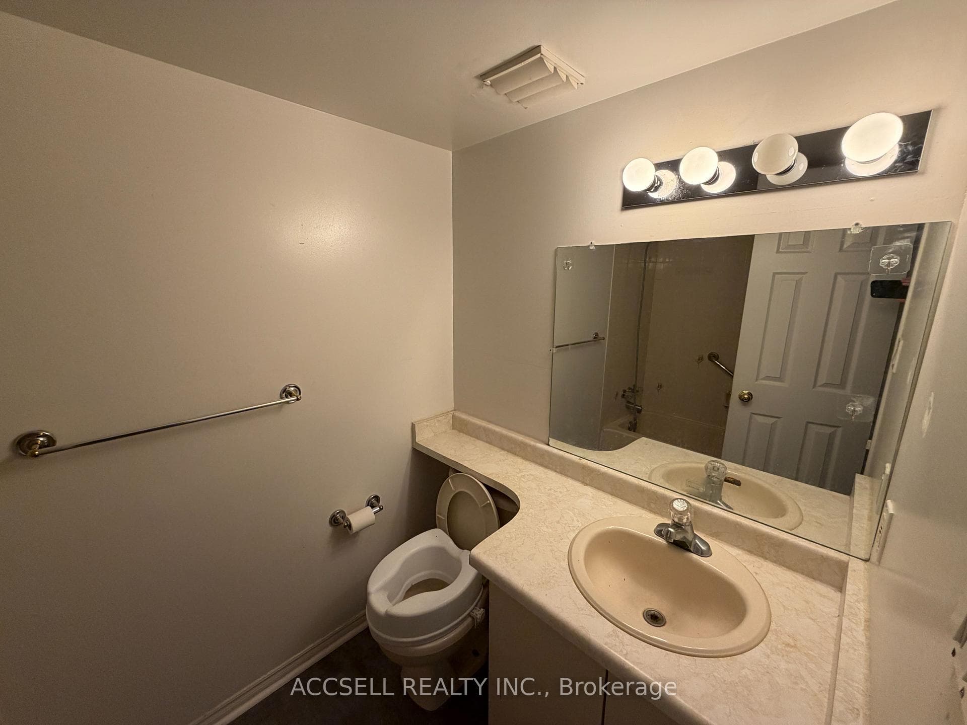 363 Colborne Street Unit 2503 photo 8