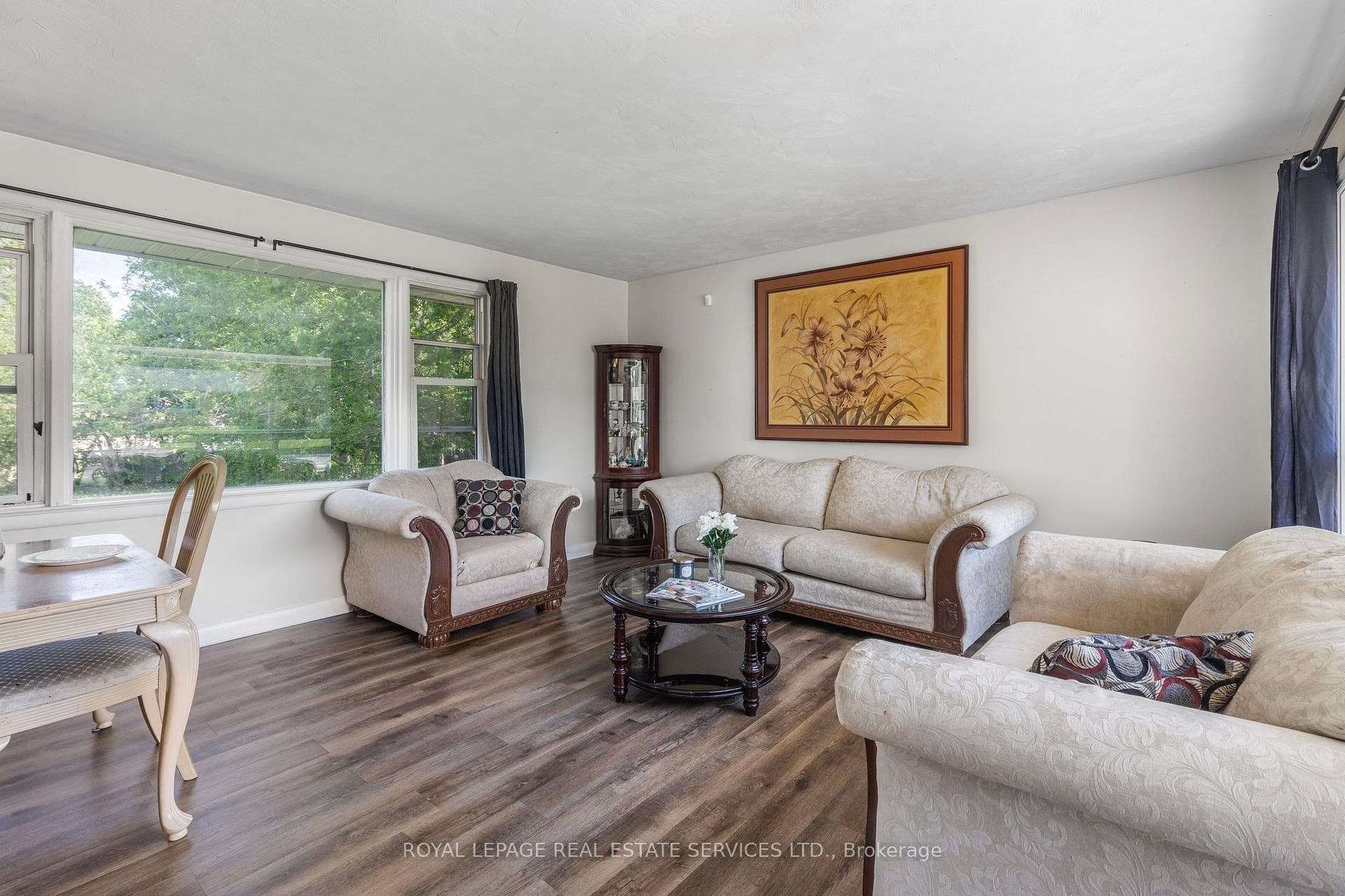 248 WELLINGTON Street photo 2