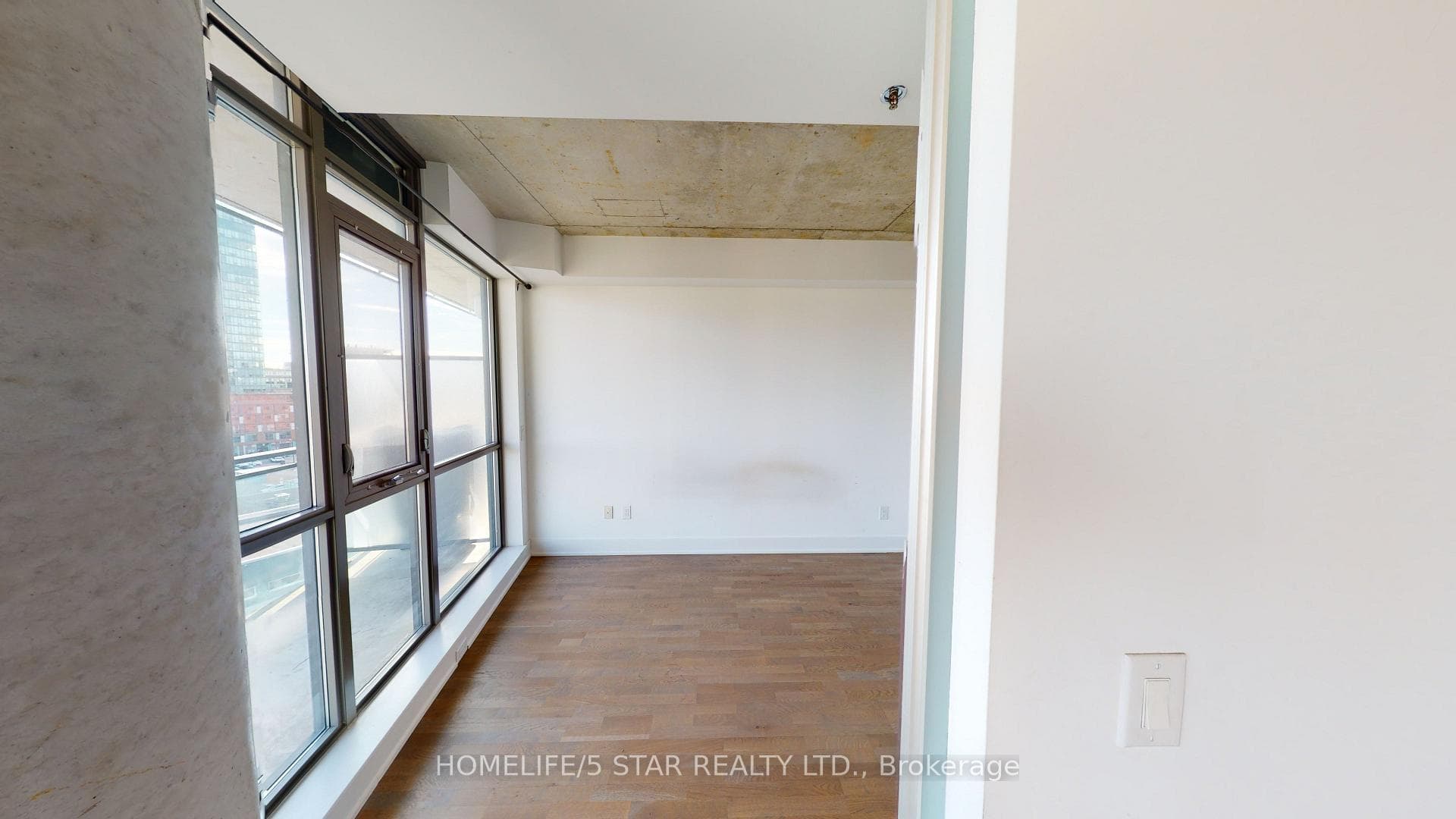 90 Trinity Street Unit 707 photo 7