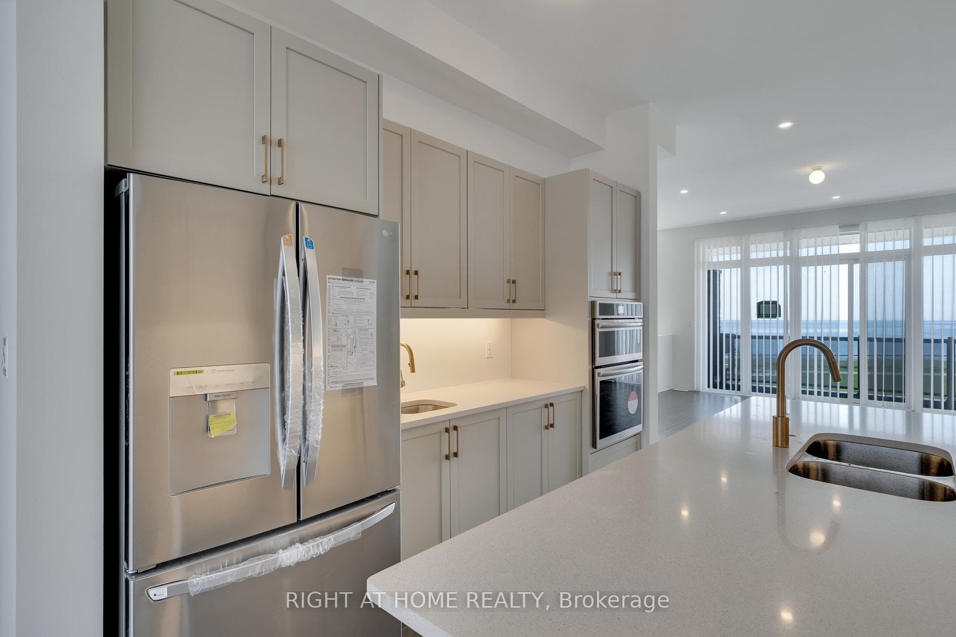 275 Port Darlington Road photo 19