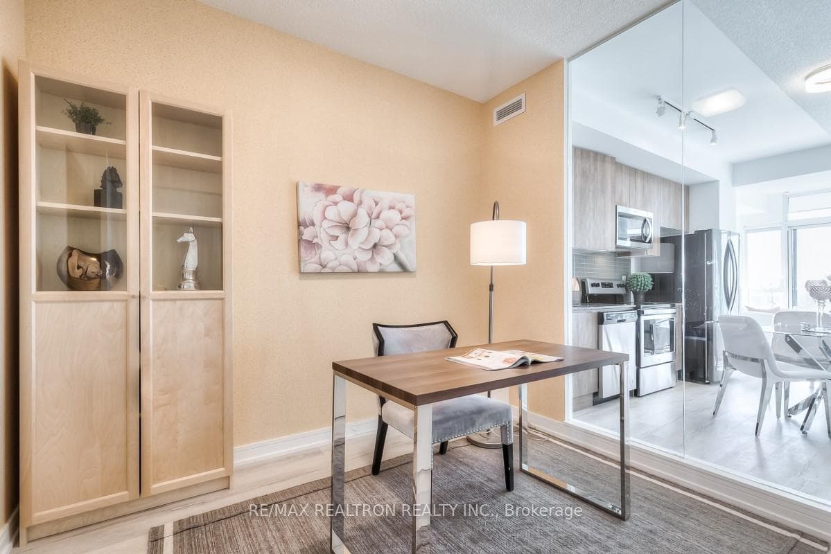 621 Sheppard Avenue Unit 628 photo 18