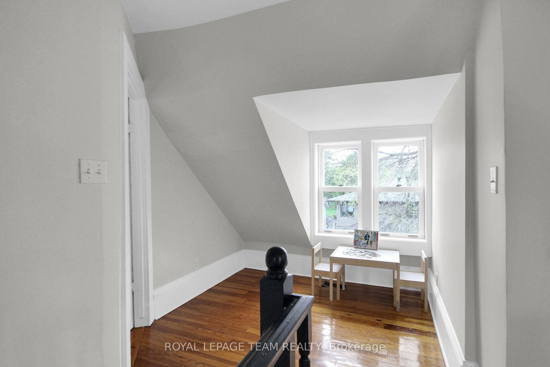 286 Zephyr Avenue photo 32