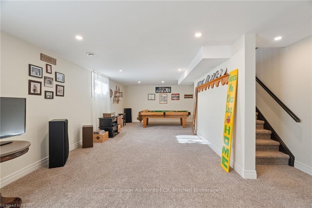 19 PICKETT Court photo 32