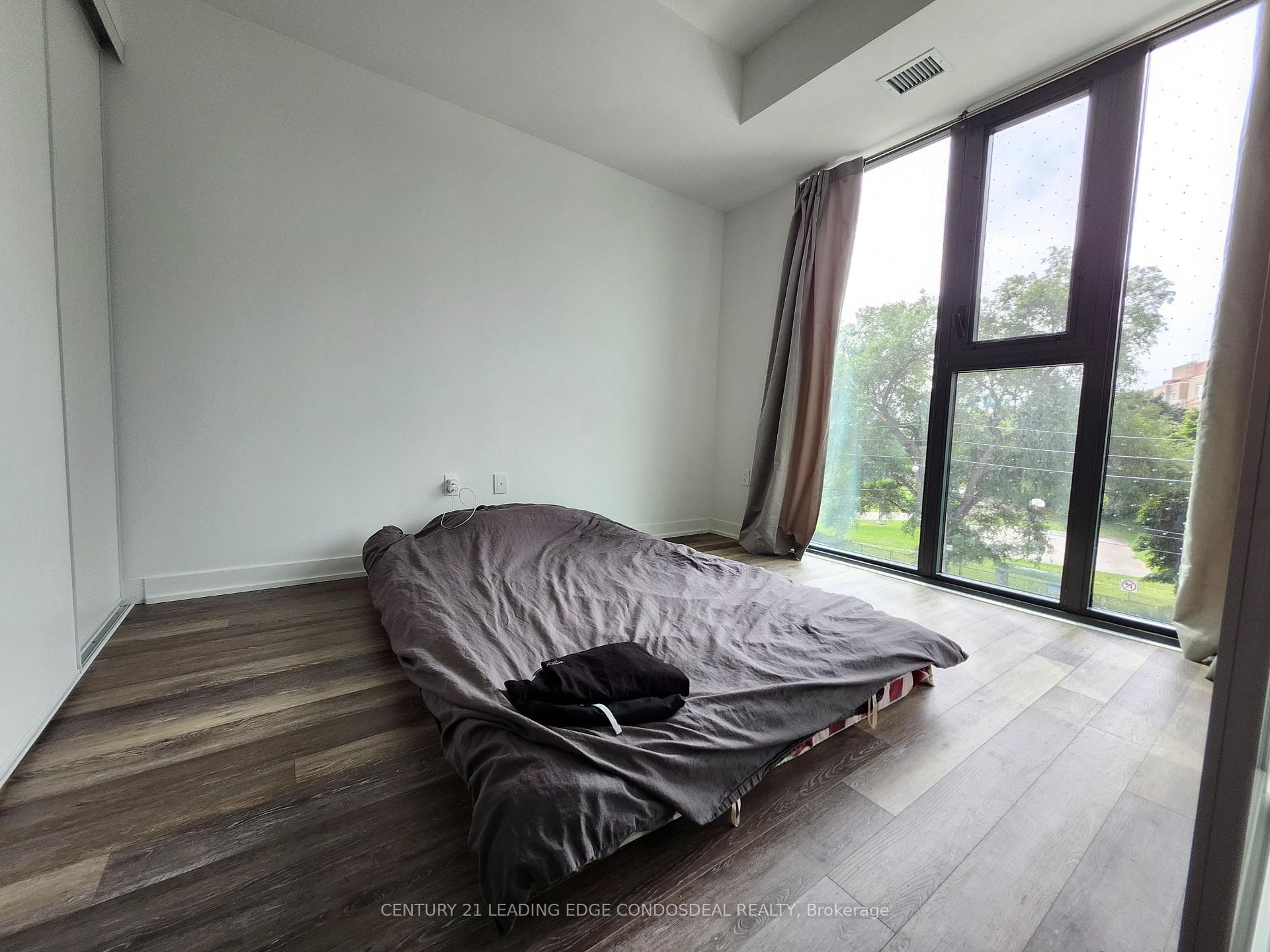 250 Lawrence Avenue Unit 311 photo 12