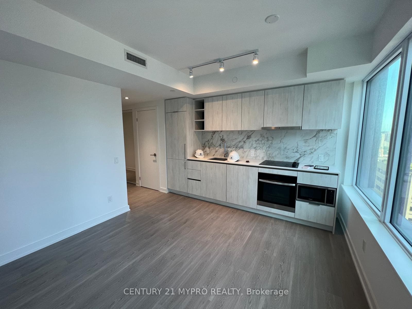 8 Wellesley Street Unit 1815 photo 7