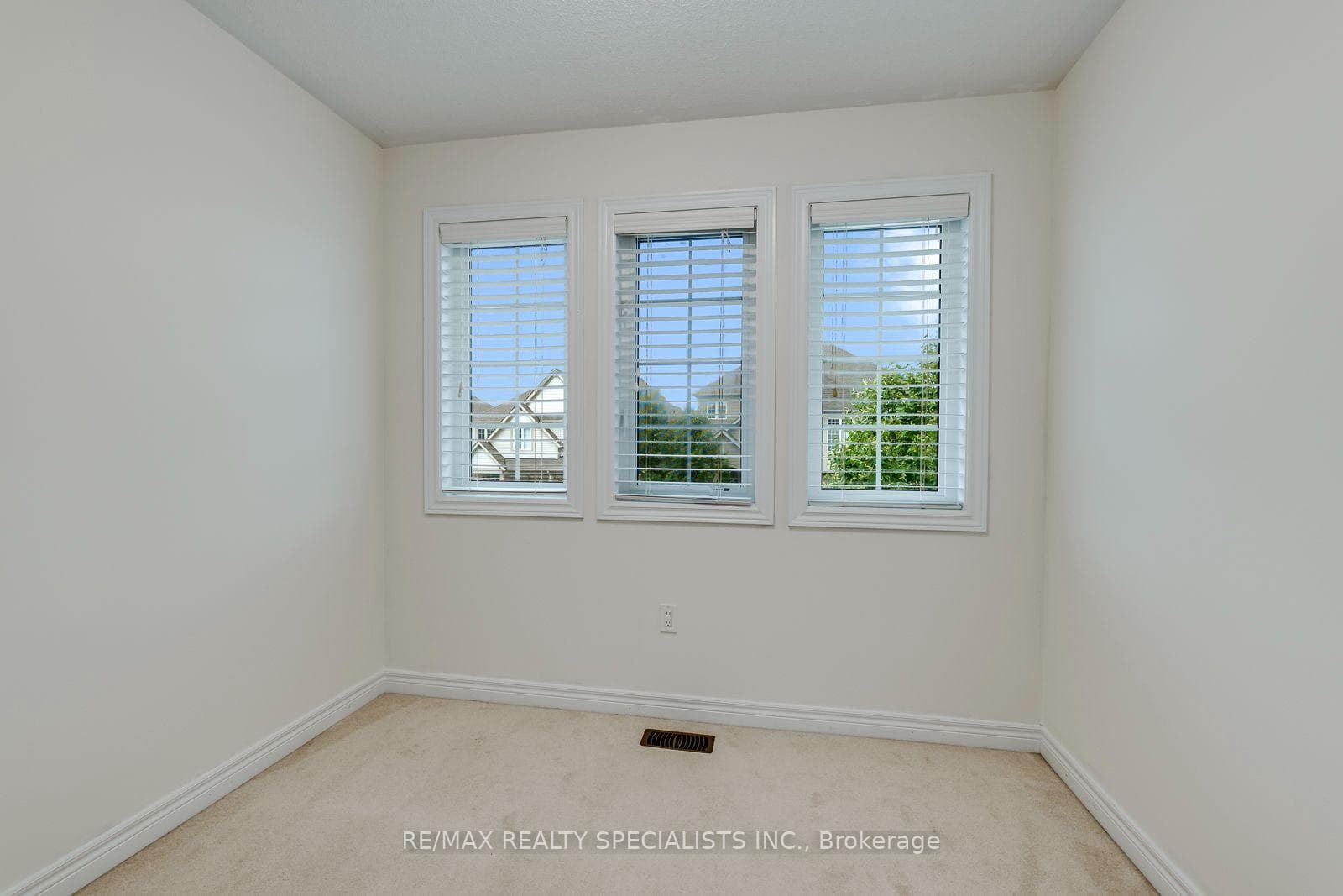 20 Wellman Crescent photo 33