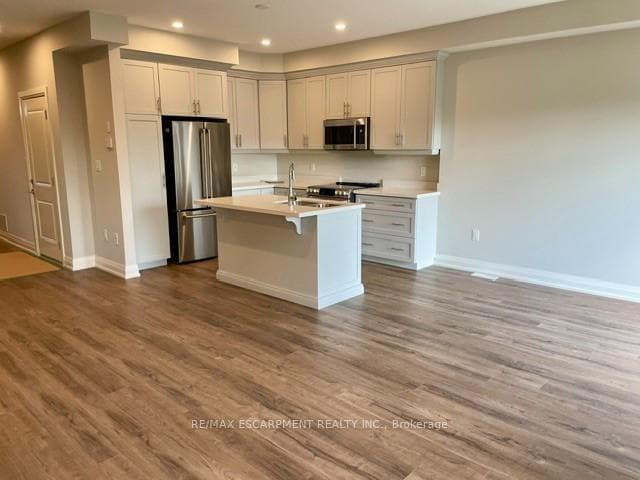 8 Bayberry Lane photo 3