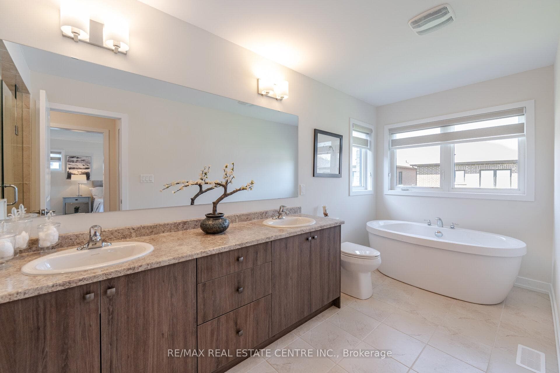 649 Etheridge Avenue photo 23