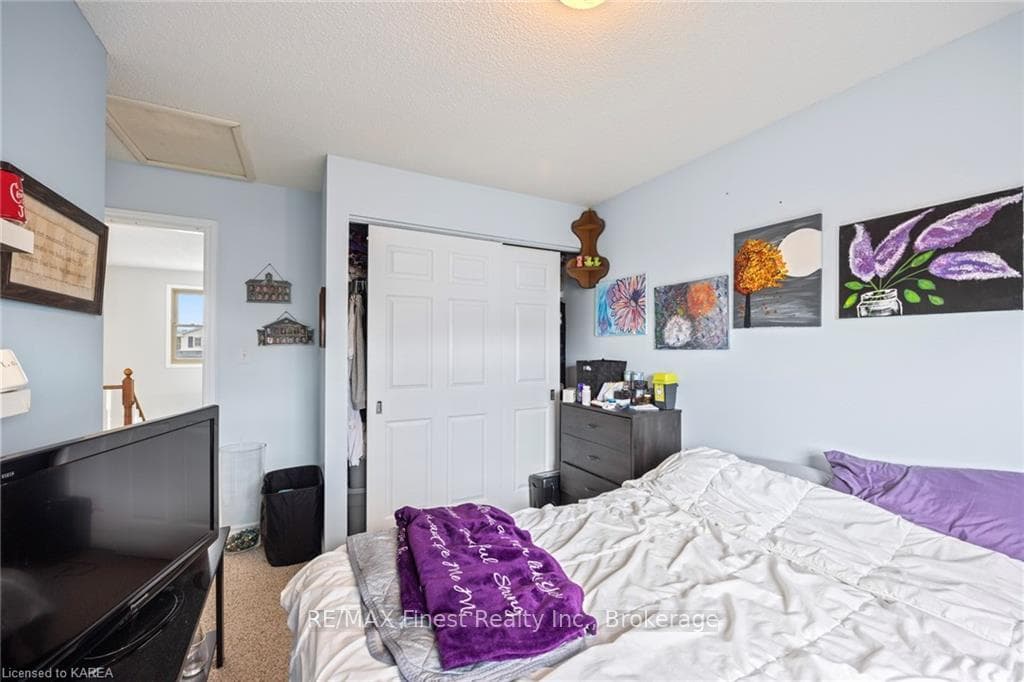 959 KILLARNEY Crescent photo 29