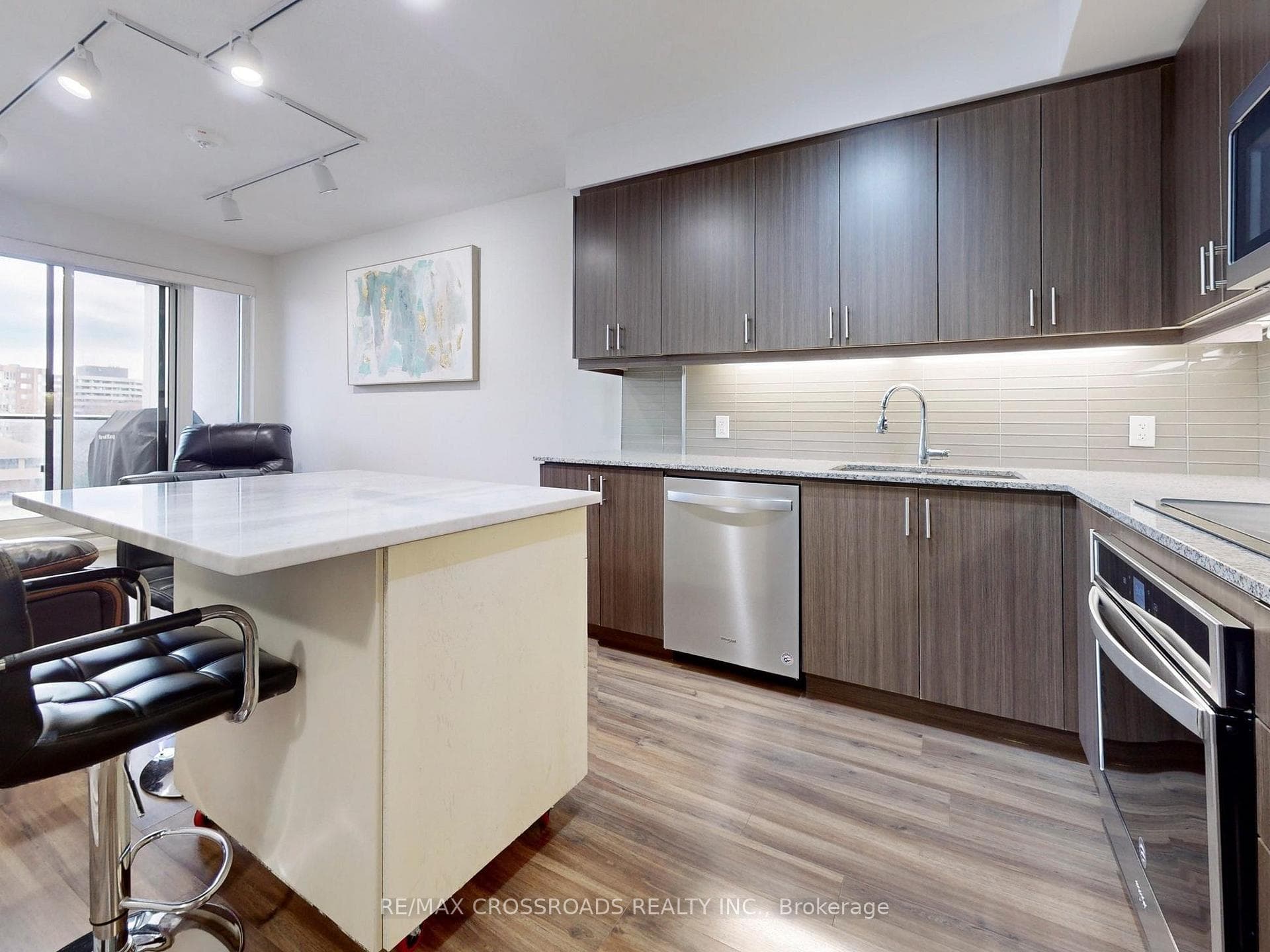 9618 Yonge Street Unit 321 photo 18