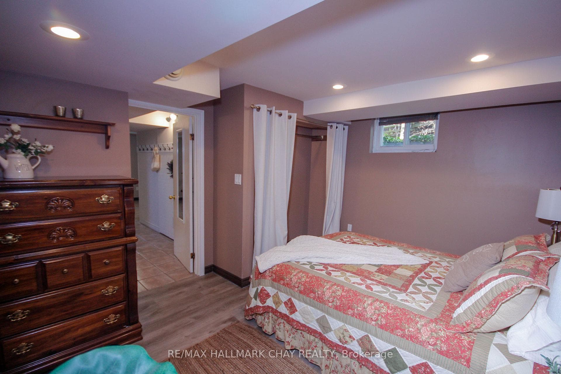 139 Penetang Street photo 30