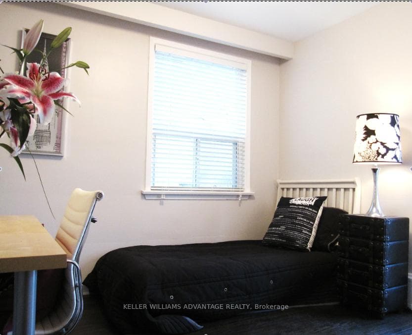 31 Glenside Avenue Unit 3rd Flr photo 6