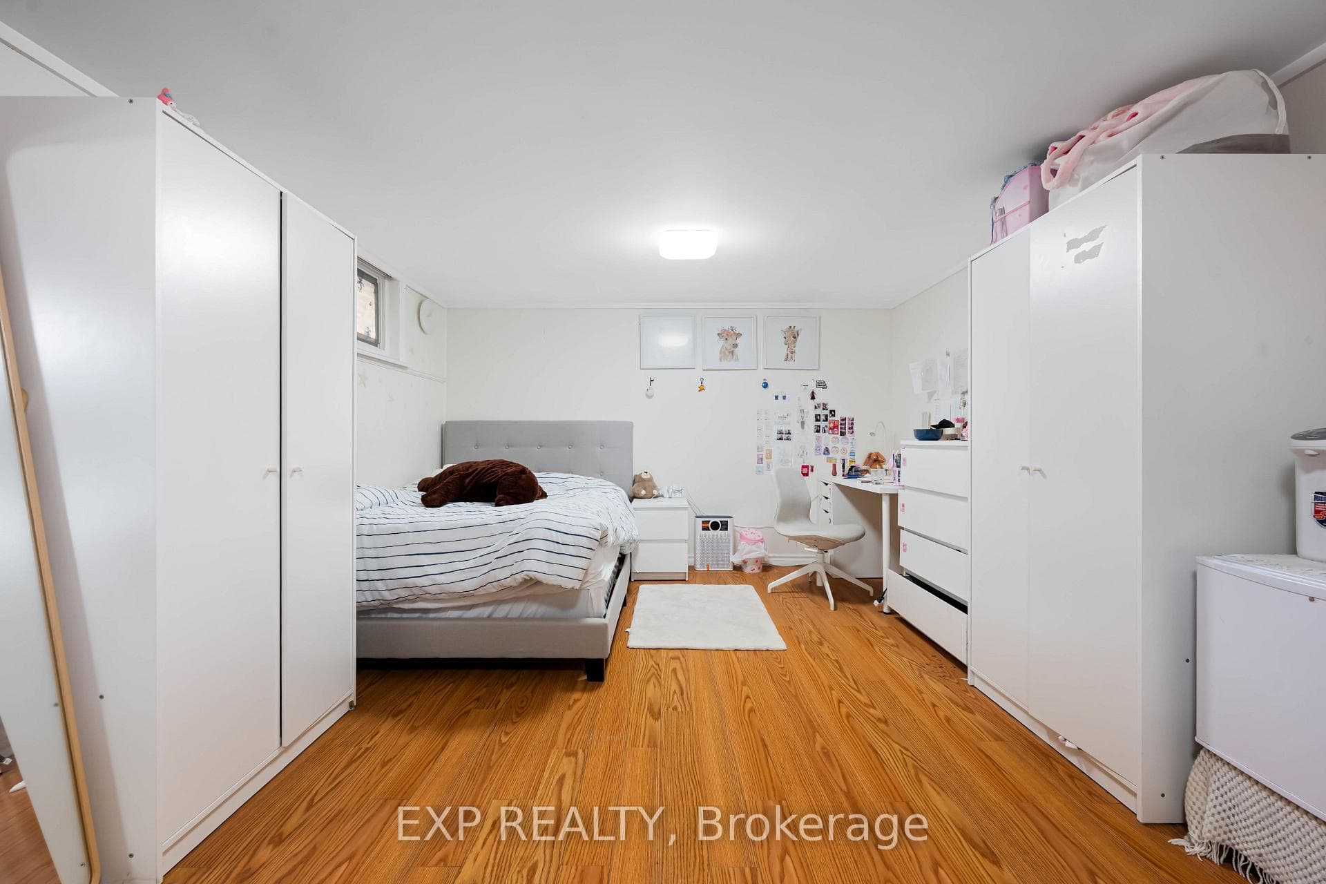 5 Fourth Avenue photo 31