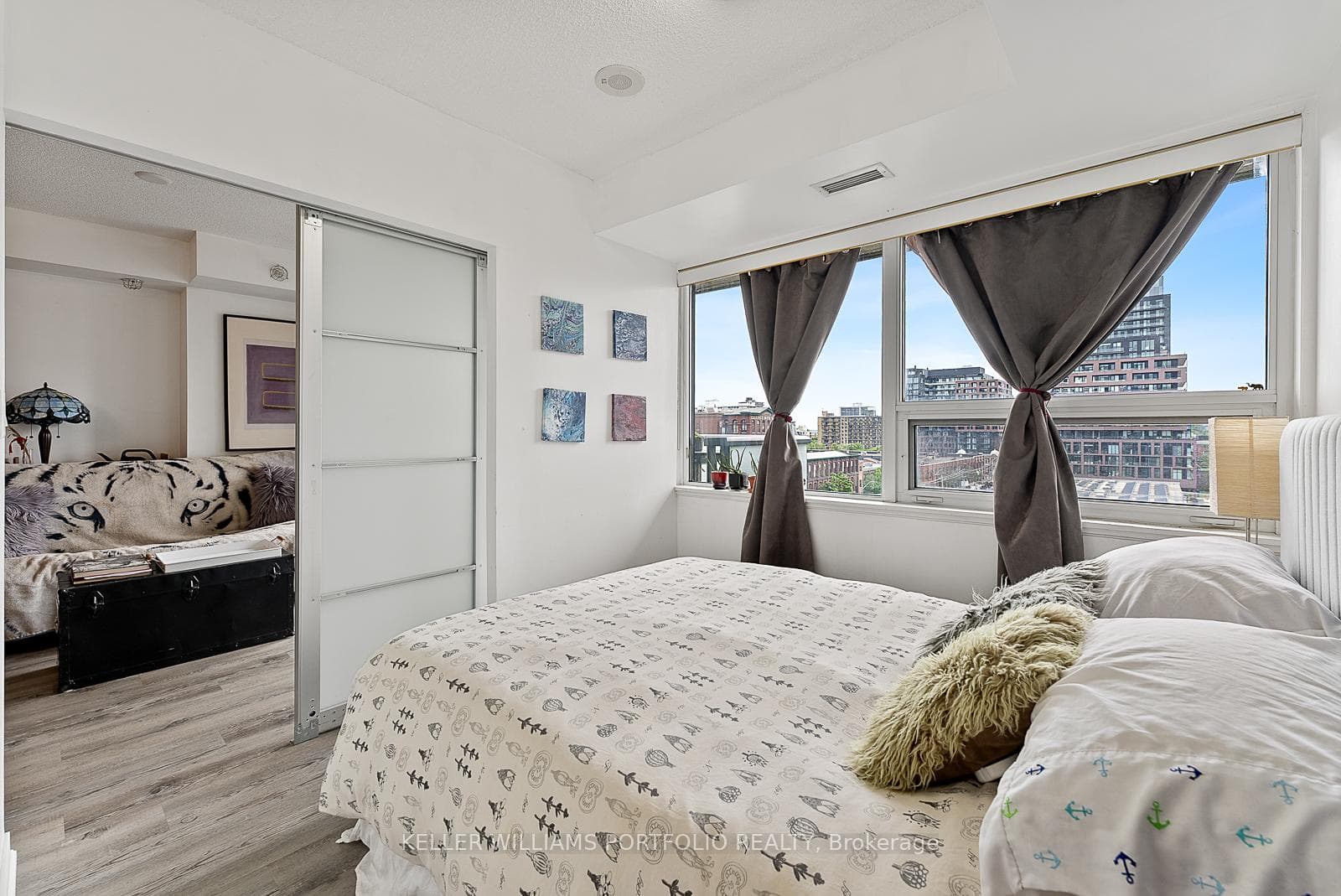 20 Joe Shuster Way Unit 815 photo 19