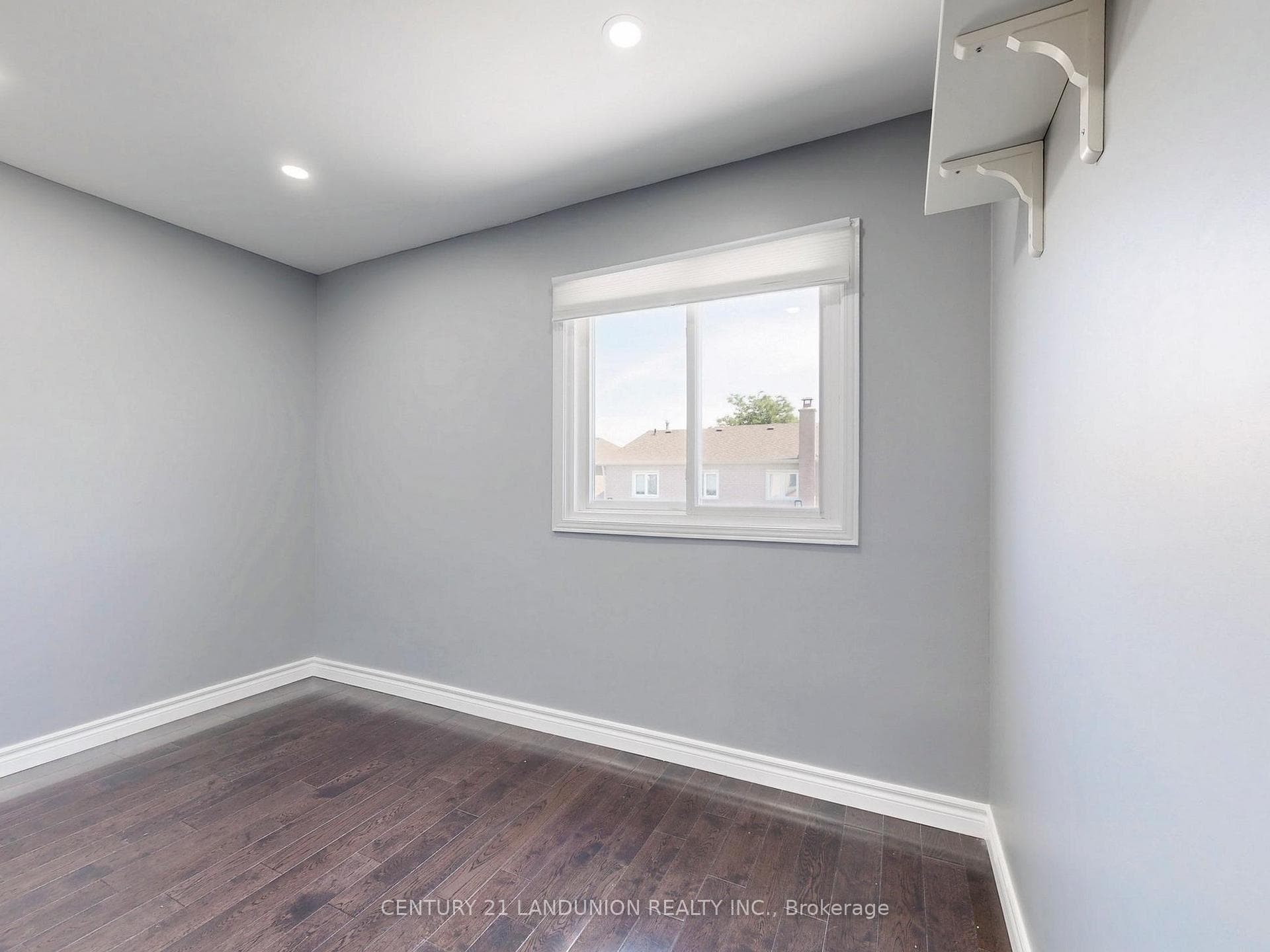 25 Bemerton Court photo 23