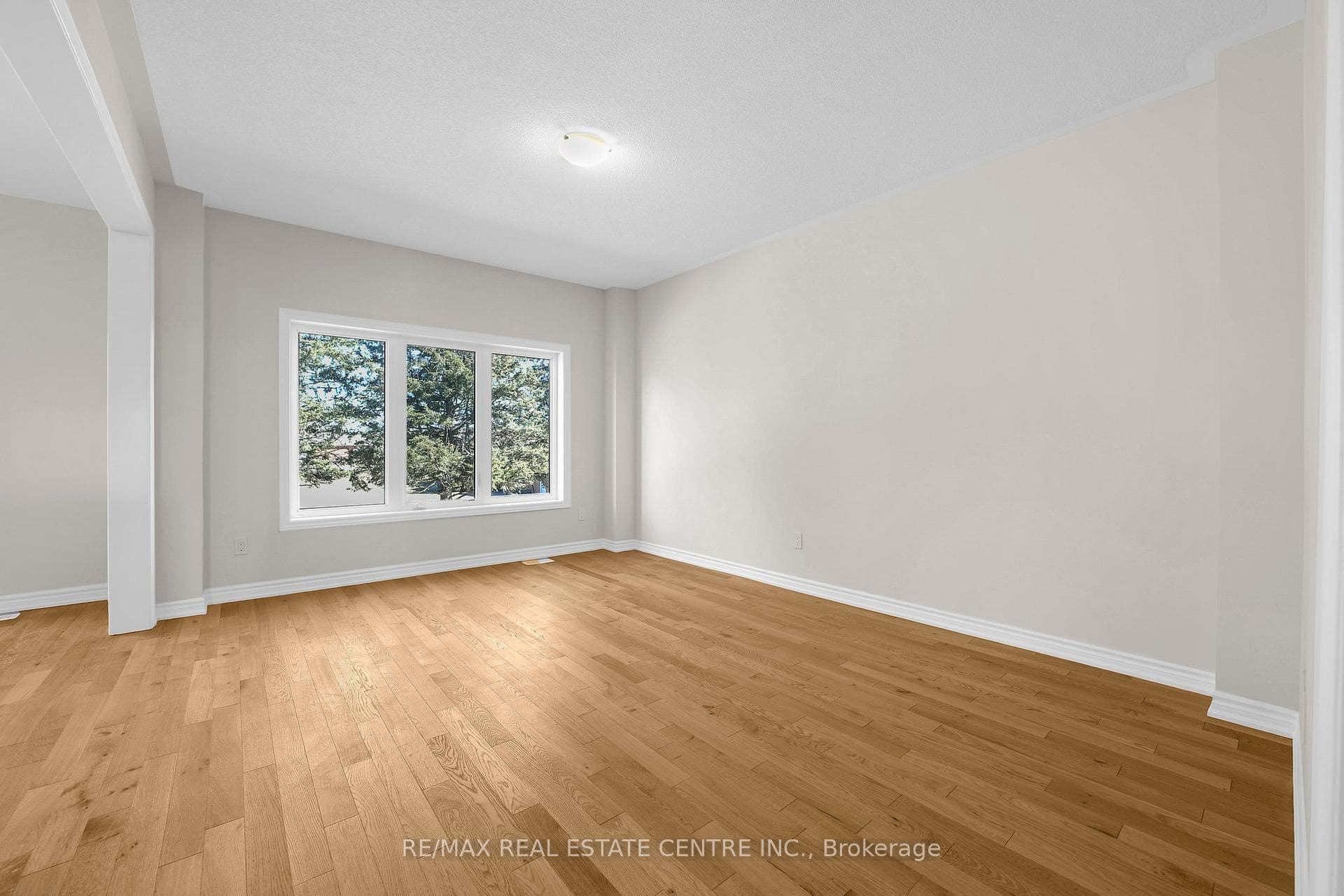 15 LAWRENCE D. PRIDHAM Avenue photo 4