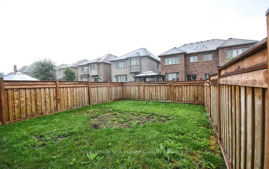 590 Sweetwater Crescent photo 33