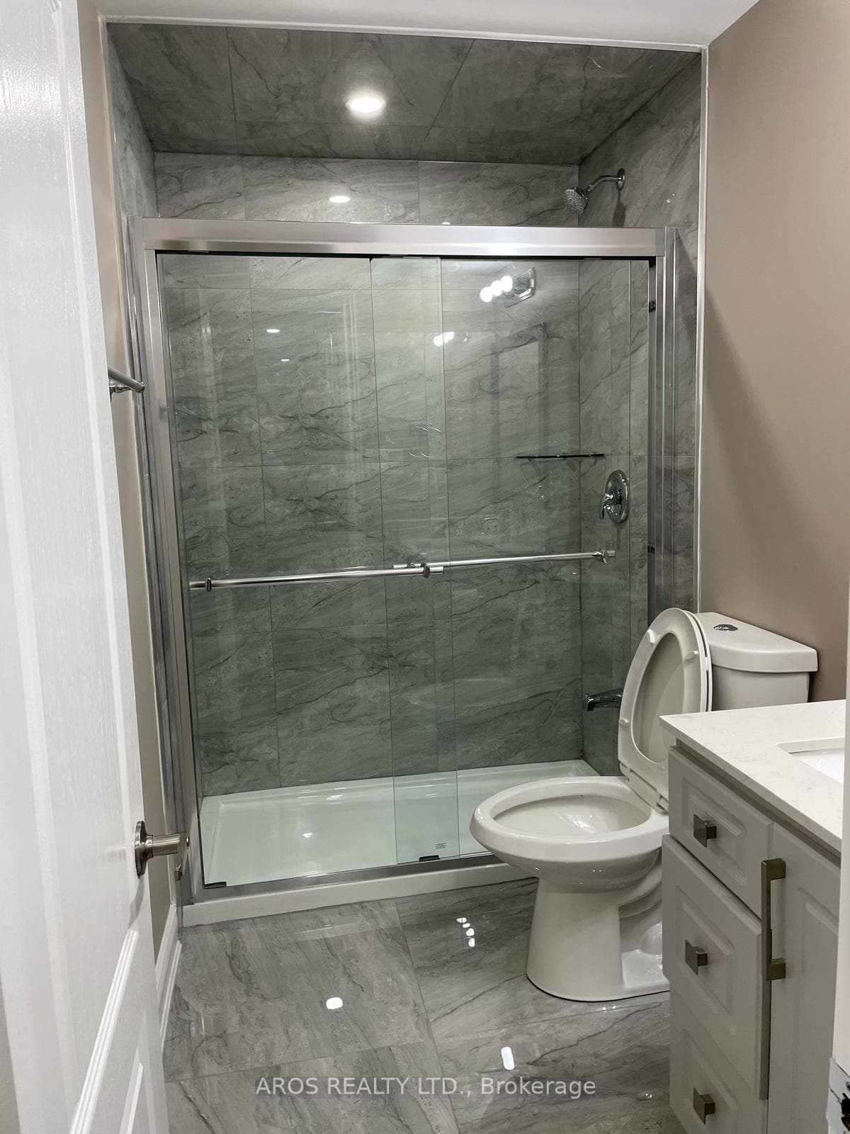 469 Dougall Avenue Unit Basement photo 4
