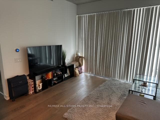 185 Roehampton Avenue Unit 907 photo 9