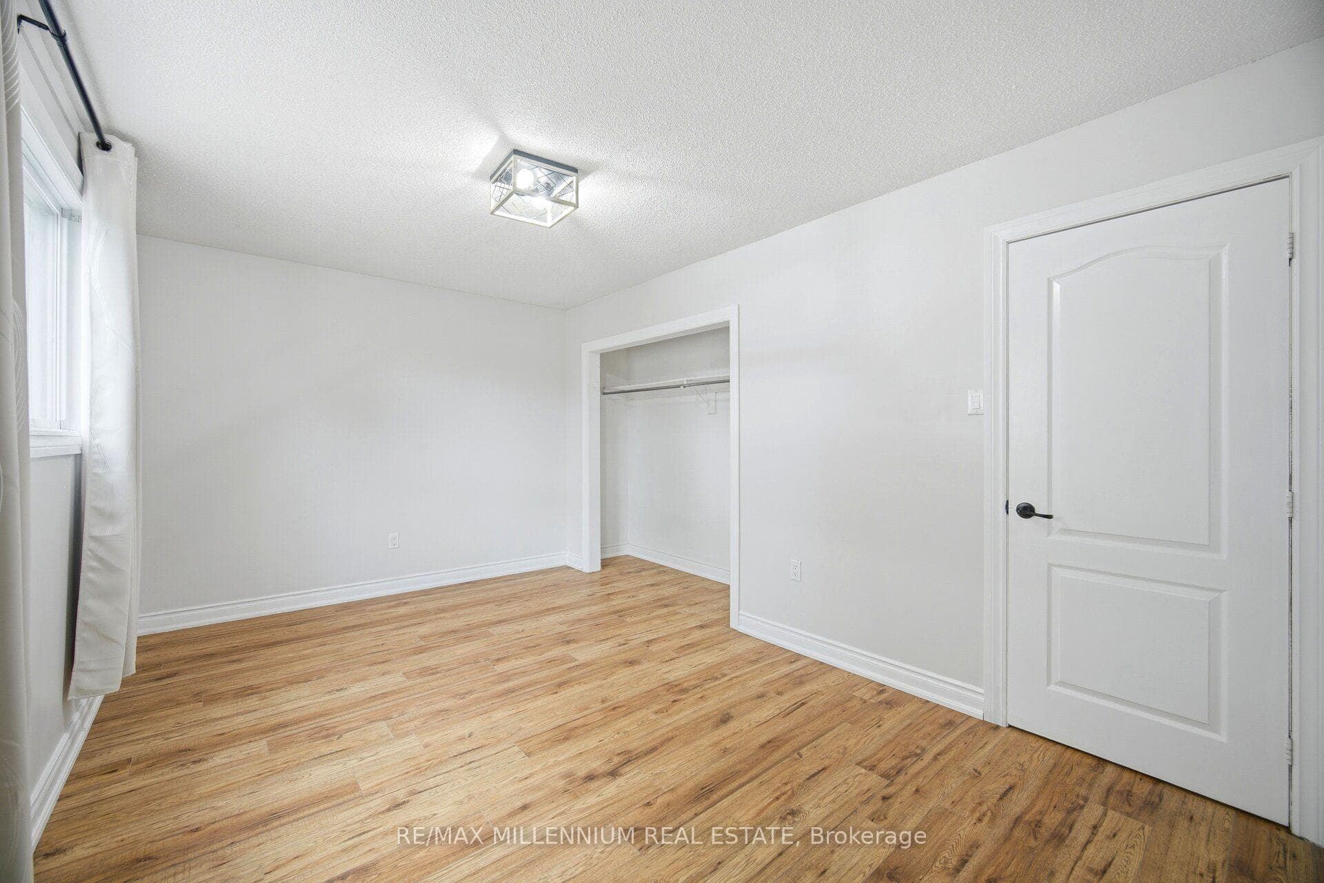 16 Brenda Boulevard photo 22