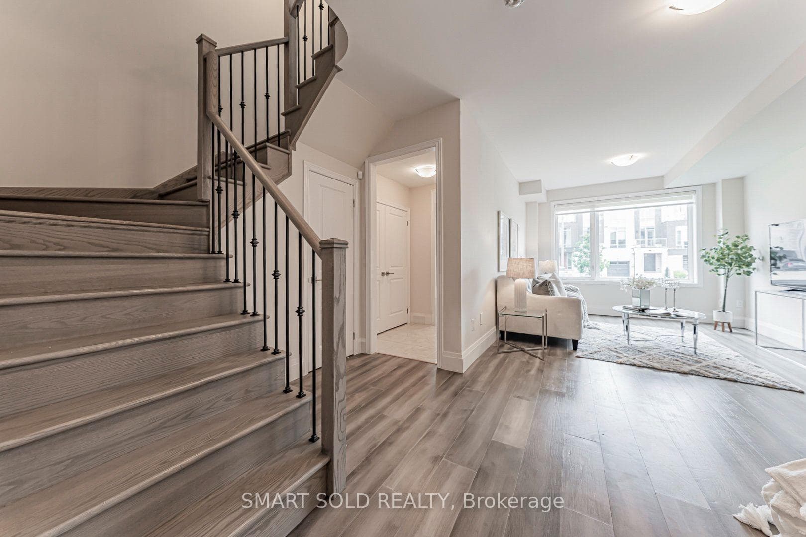 585 Marc Santi Boulevard photo 11