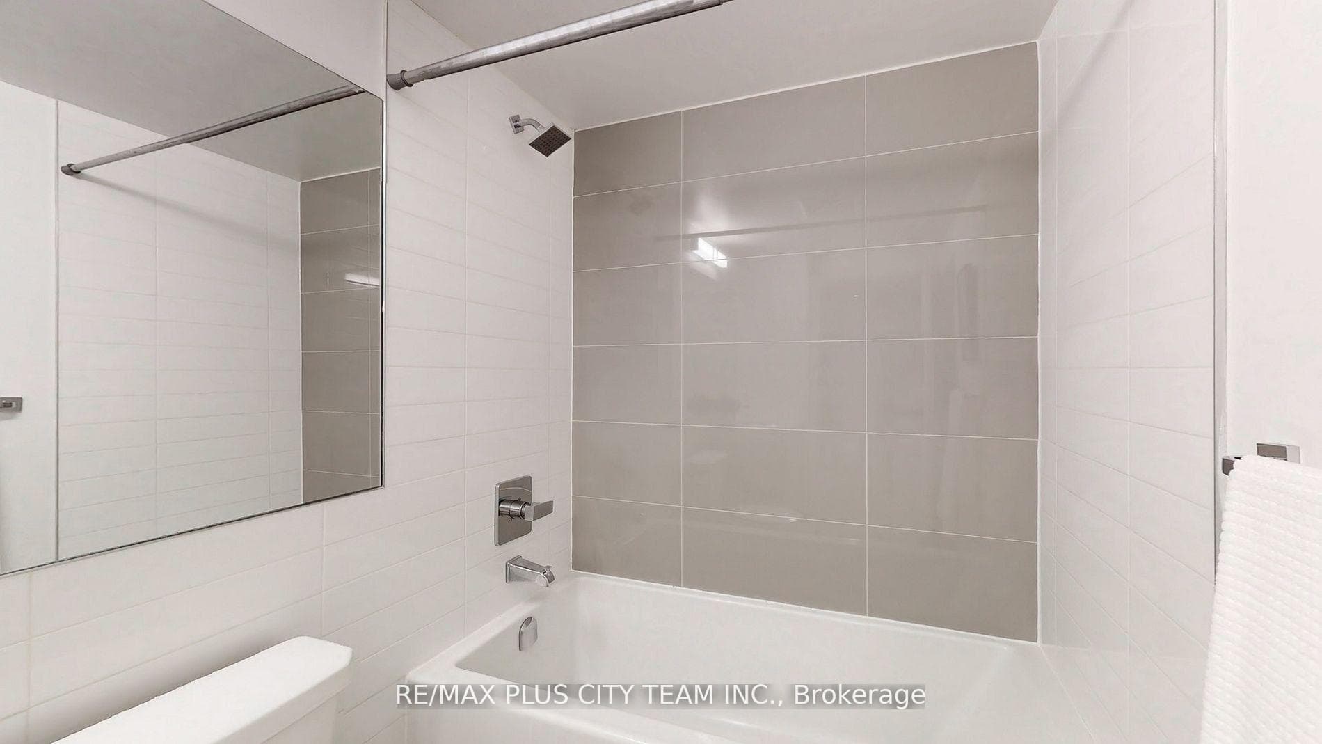 10 Gibbs Road Unit 517 photo 22