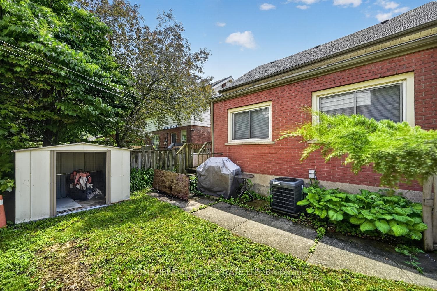 427 Earl Street photo 4