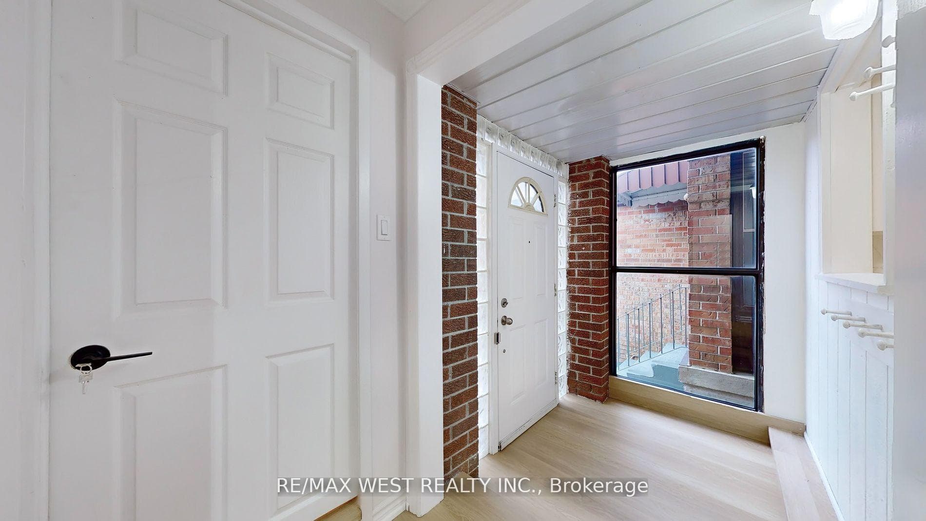 80 Rejane Crescent photo 16