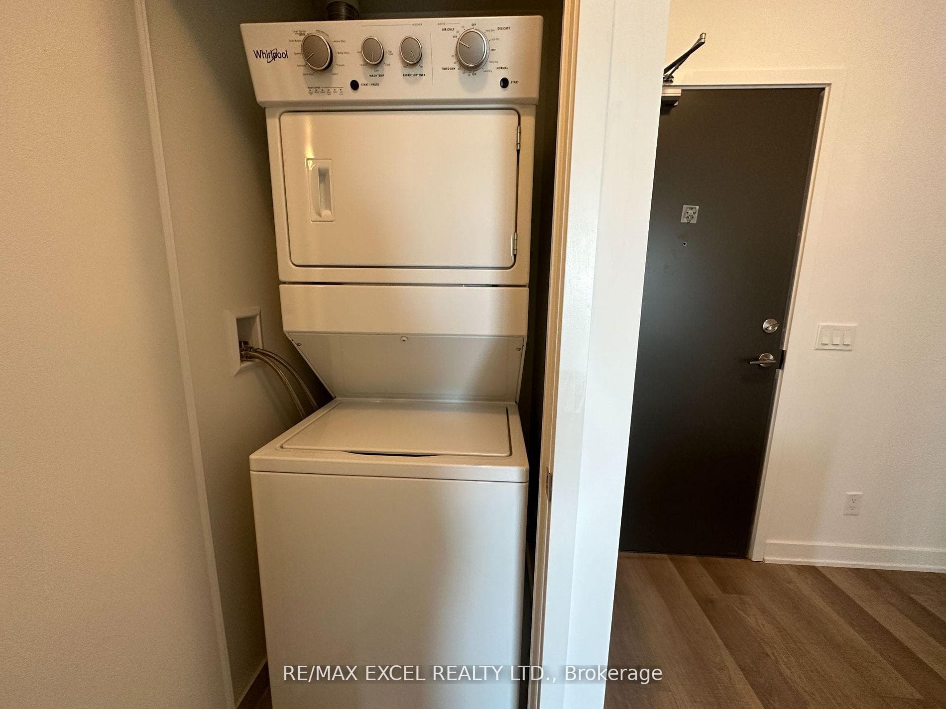 5180 Yonge Street Unit 803 photo 6