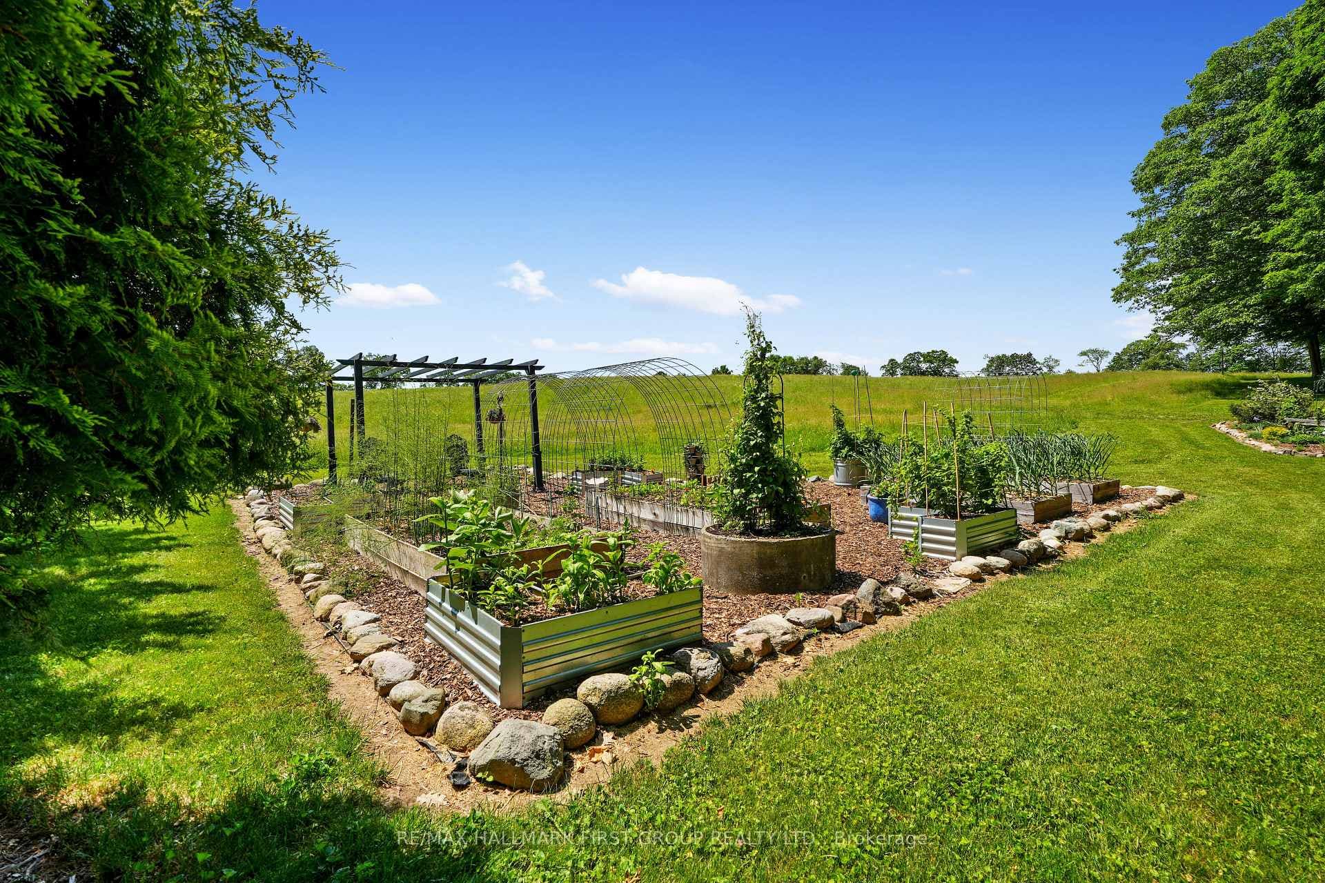 500 Honey Road photo 48