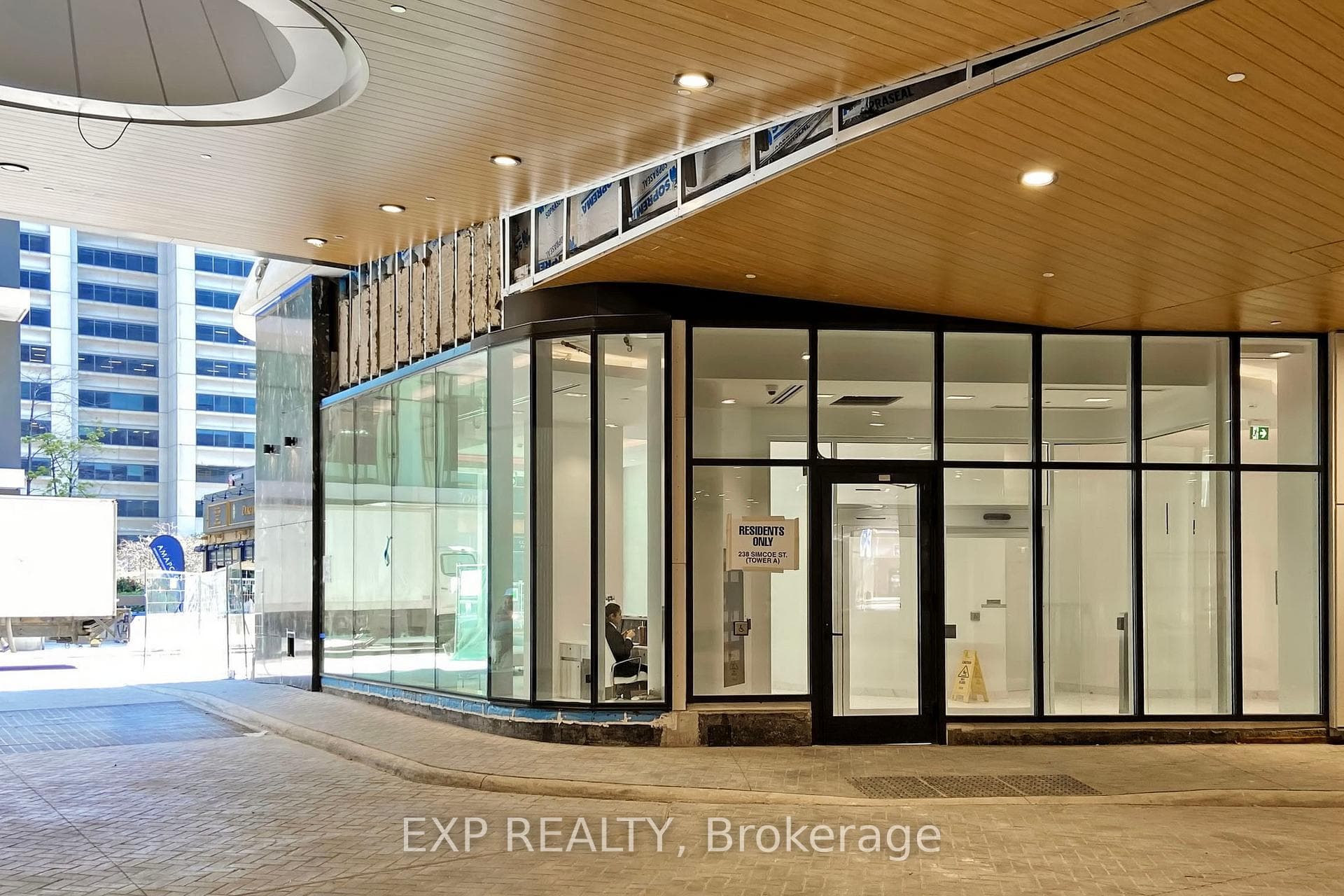 238 Simcoe Street Unit 1302 photo 3