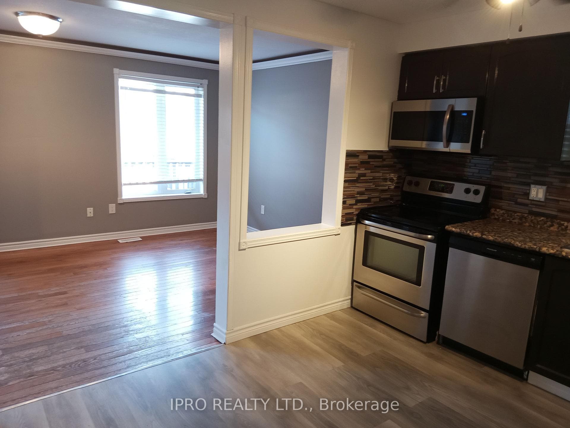 14 Archer Way photo 4