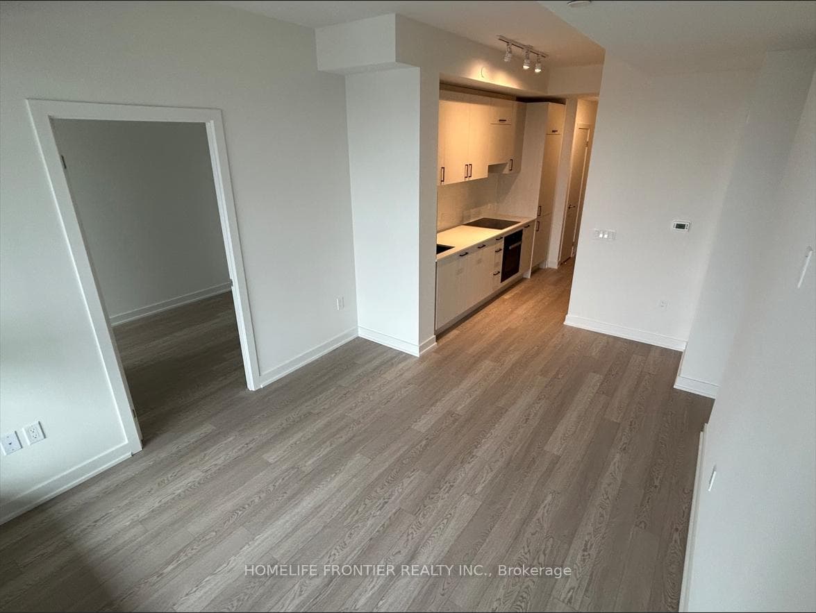 5 Quarrington Lane Unit 1608 photo 4
