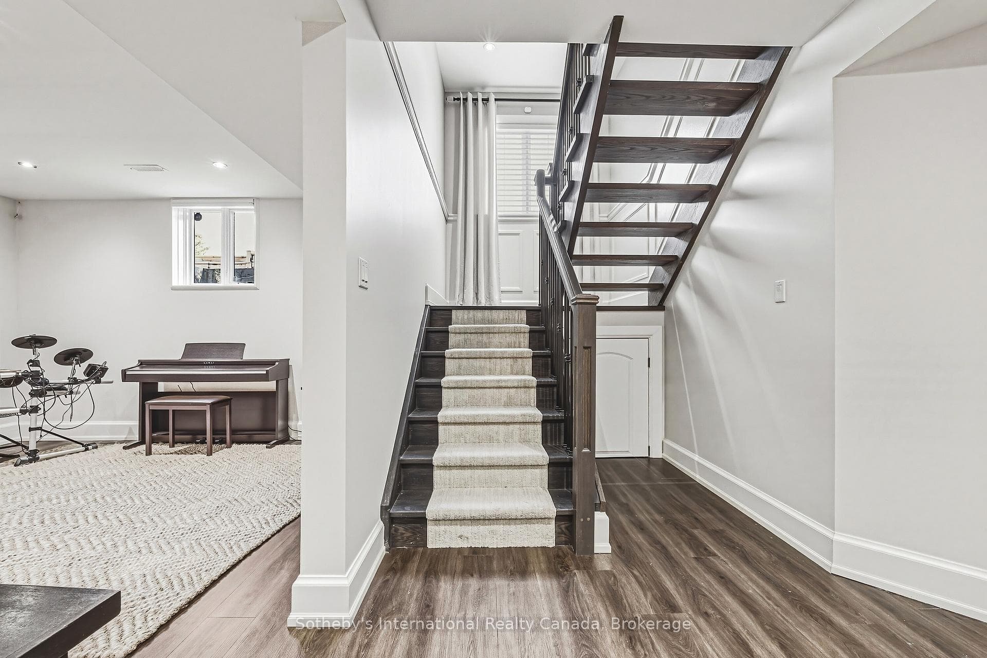 Lower Floating Staircase + 8.5' ceilings