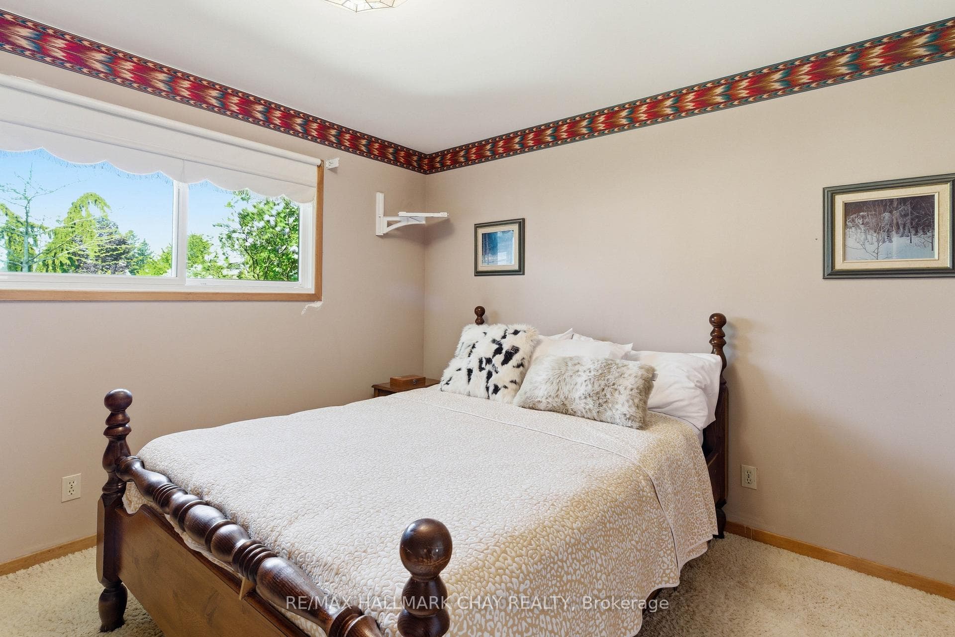108 University Avenue photo 16