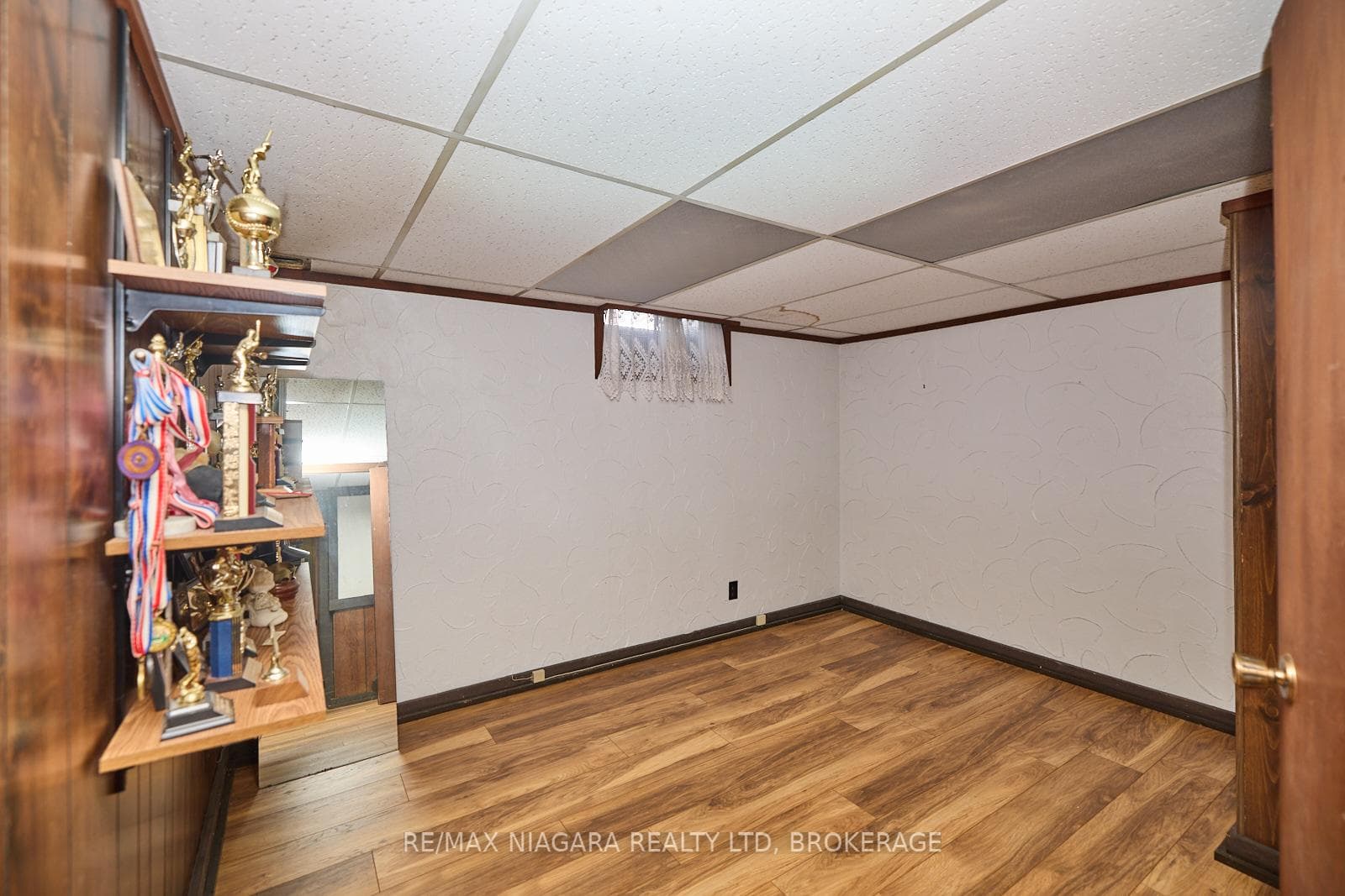 6357 Glengate Street photo 25