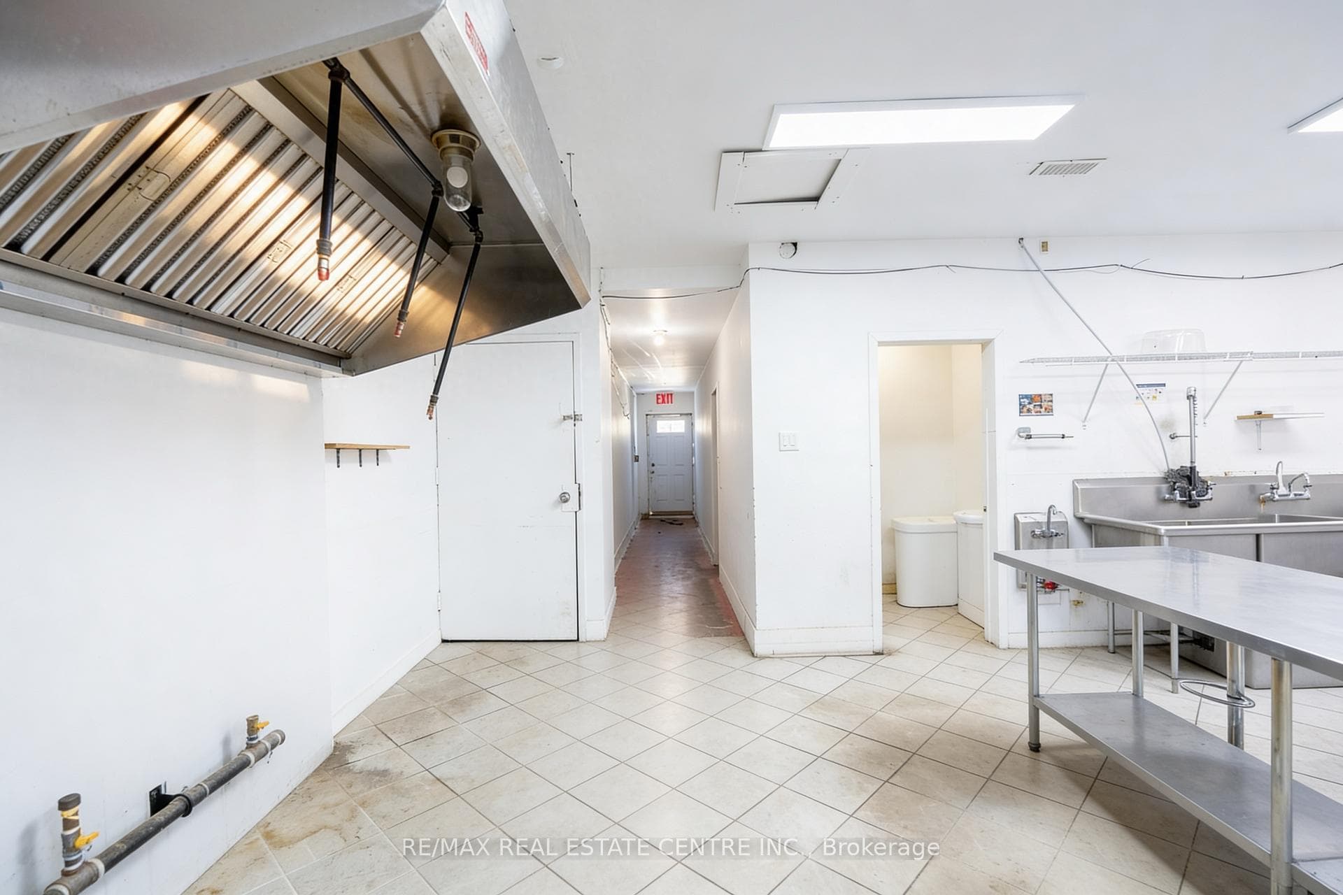 1139-1175 University Avenue photo 16