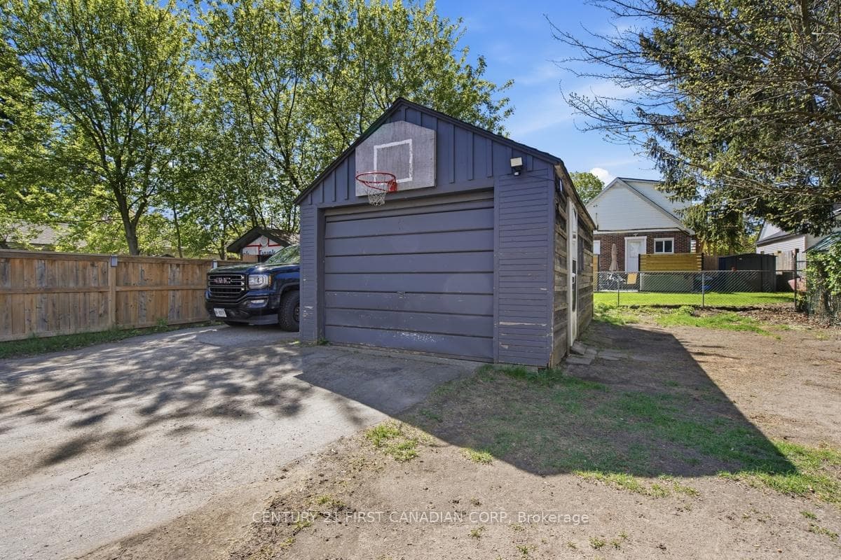 63 Beattie Avenue photo 42
