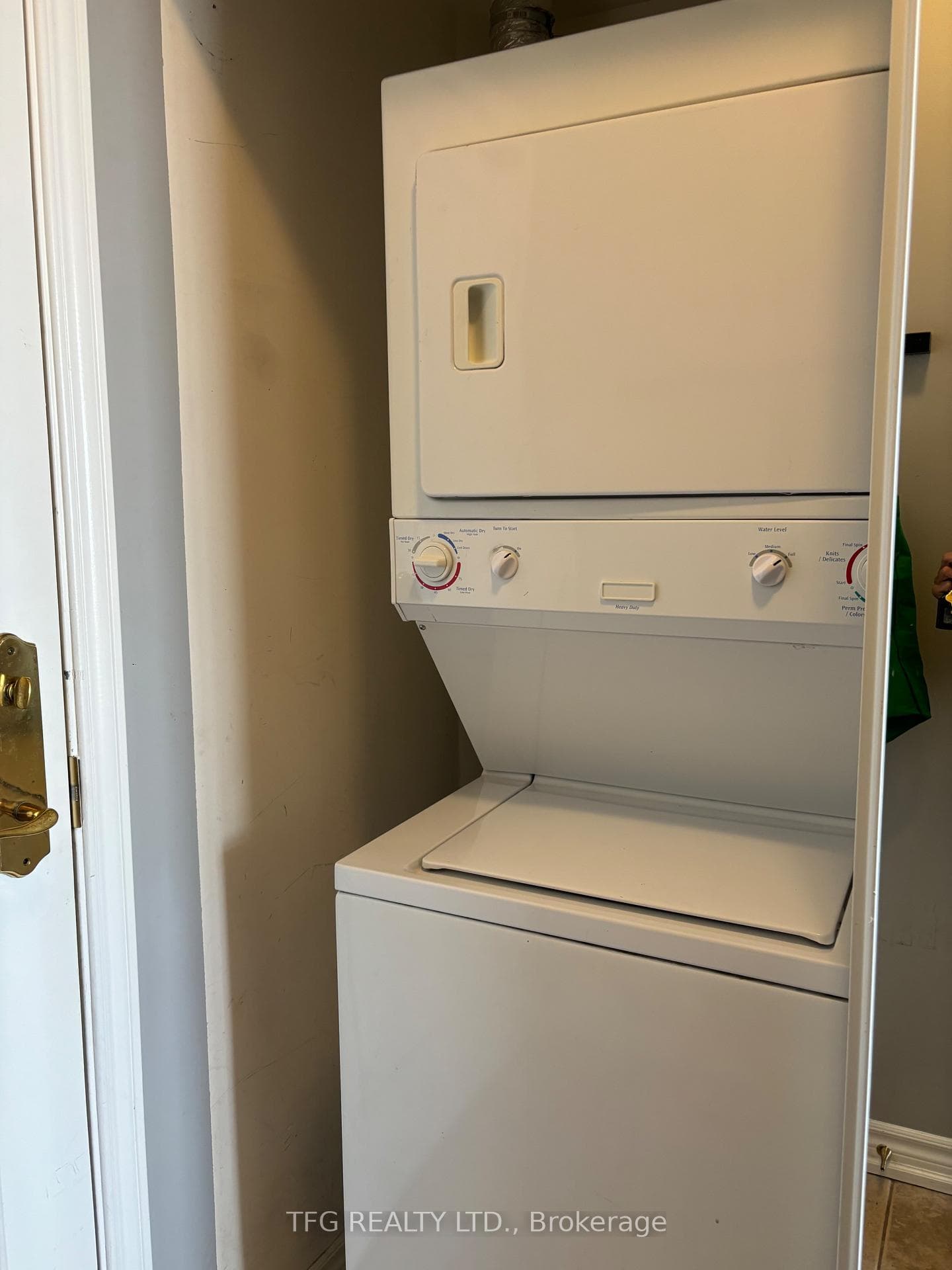 9225 Jane Street Unit 417 photo 11