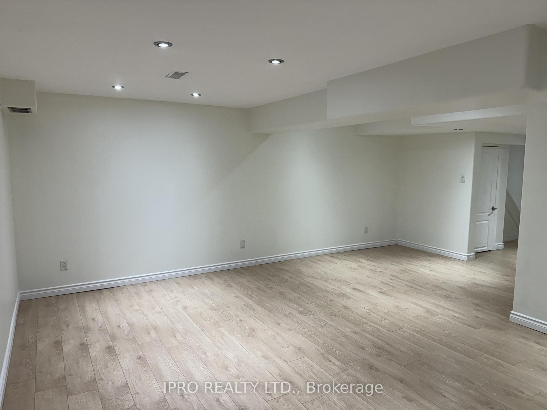4422 Christopher Court photo 14