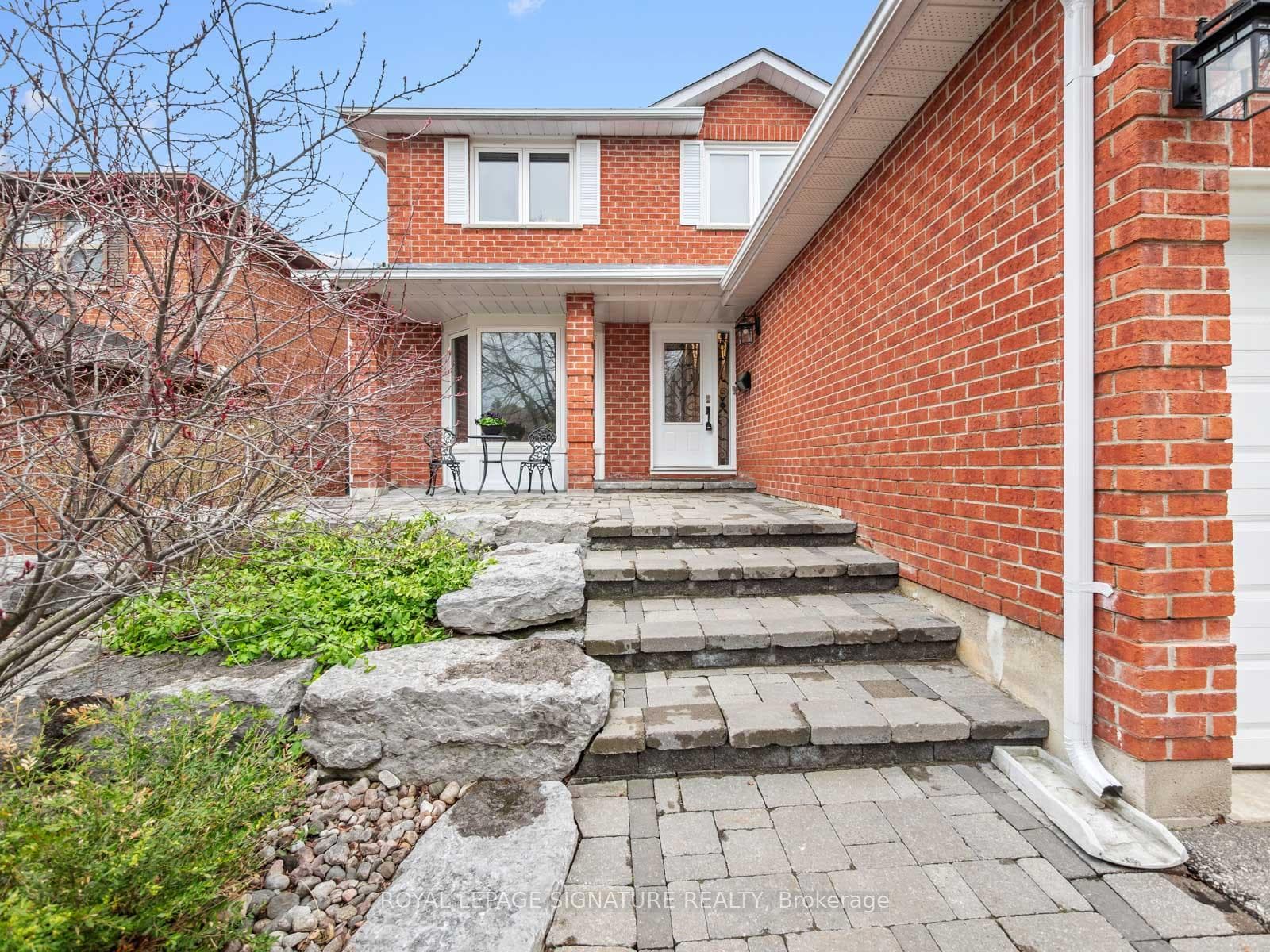 550 Barry Drive photo 3