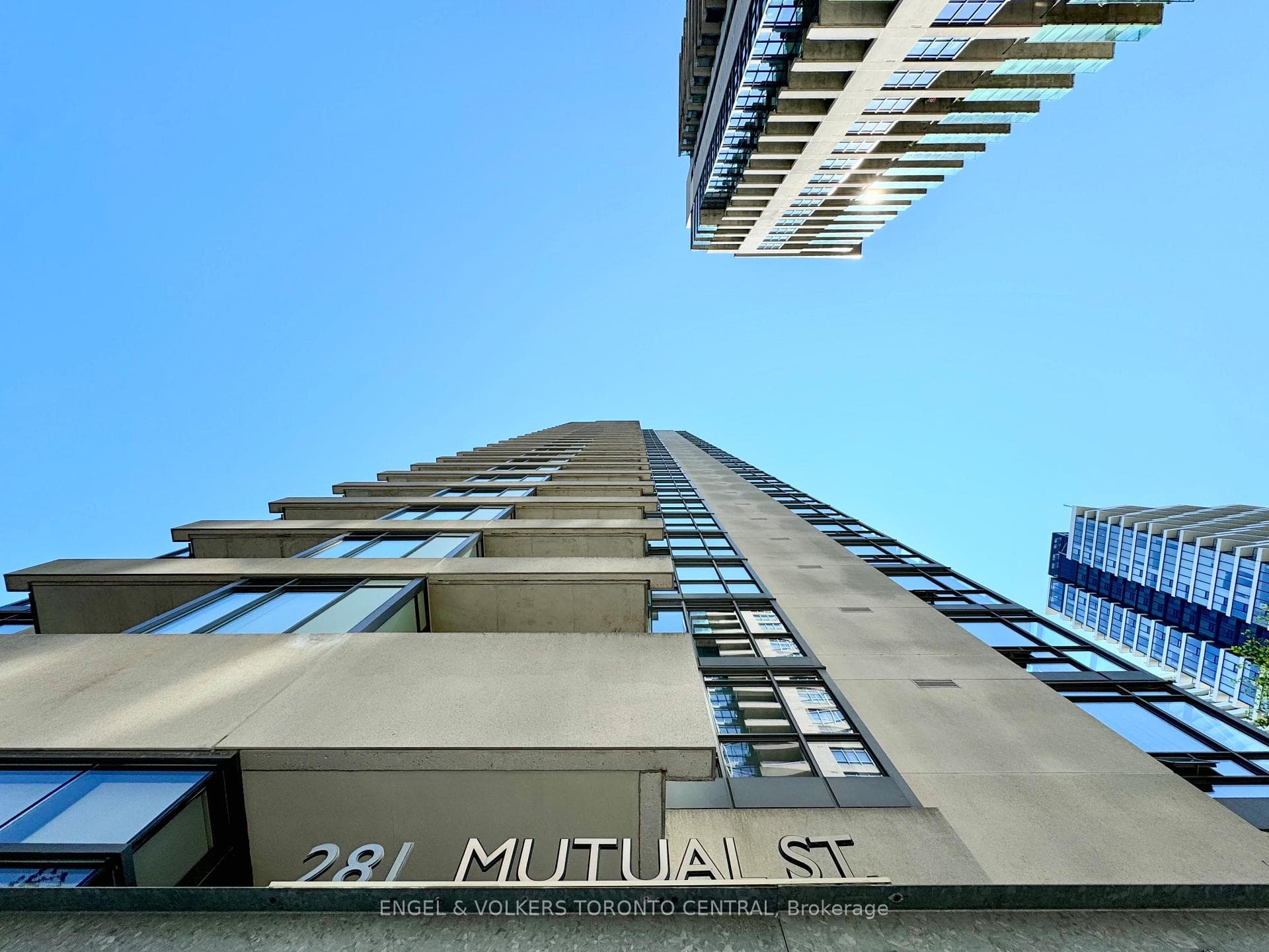 281 Mutual Street Unit 306 photo 3