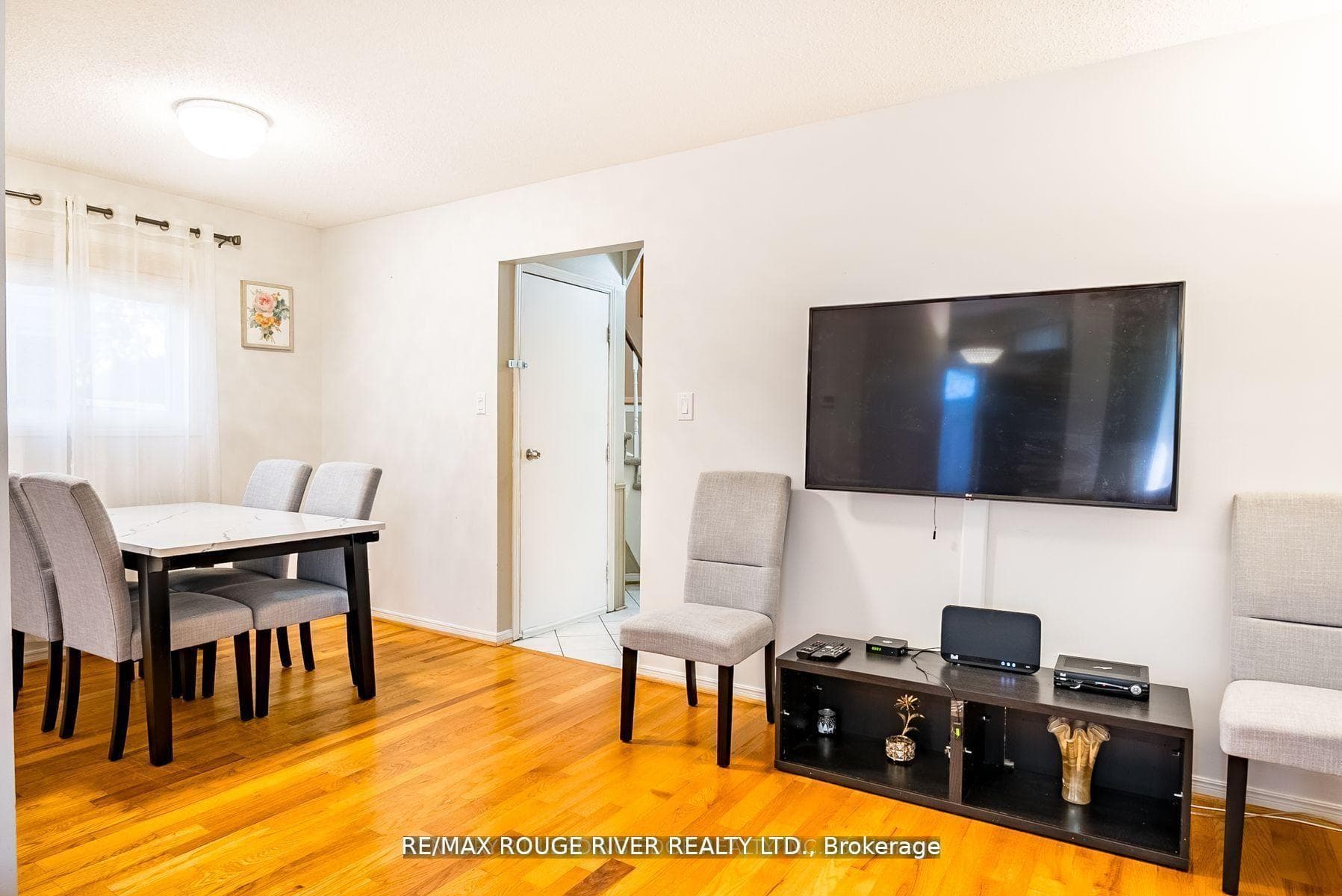 880 Castlegrove Avenue photo 13