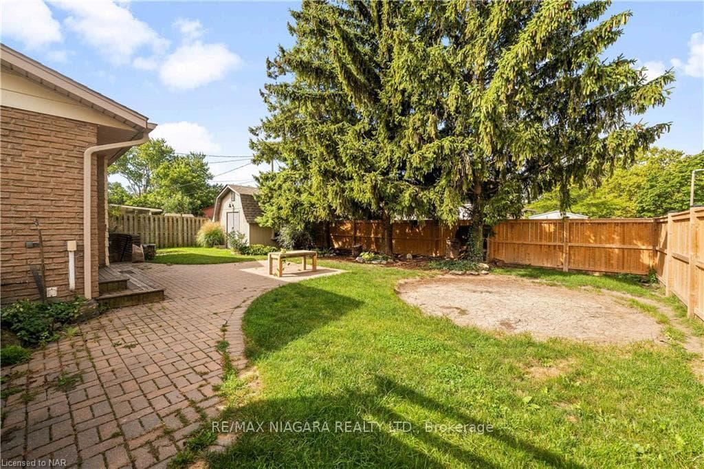 90 NORTHGATE Drive photo 31